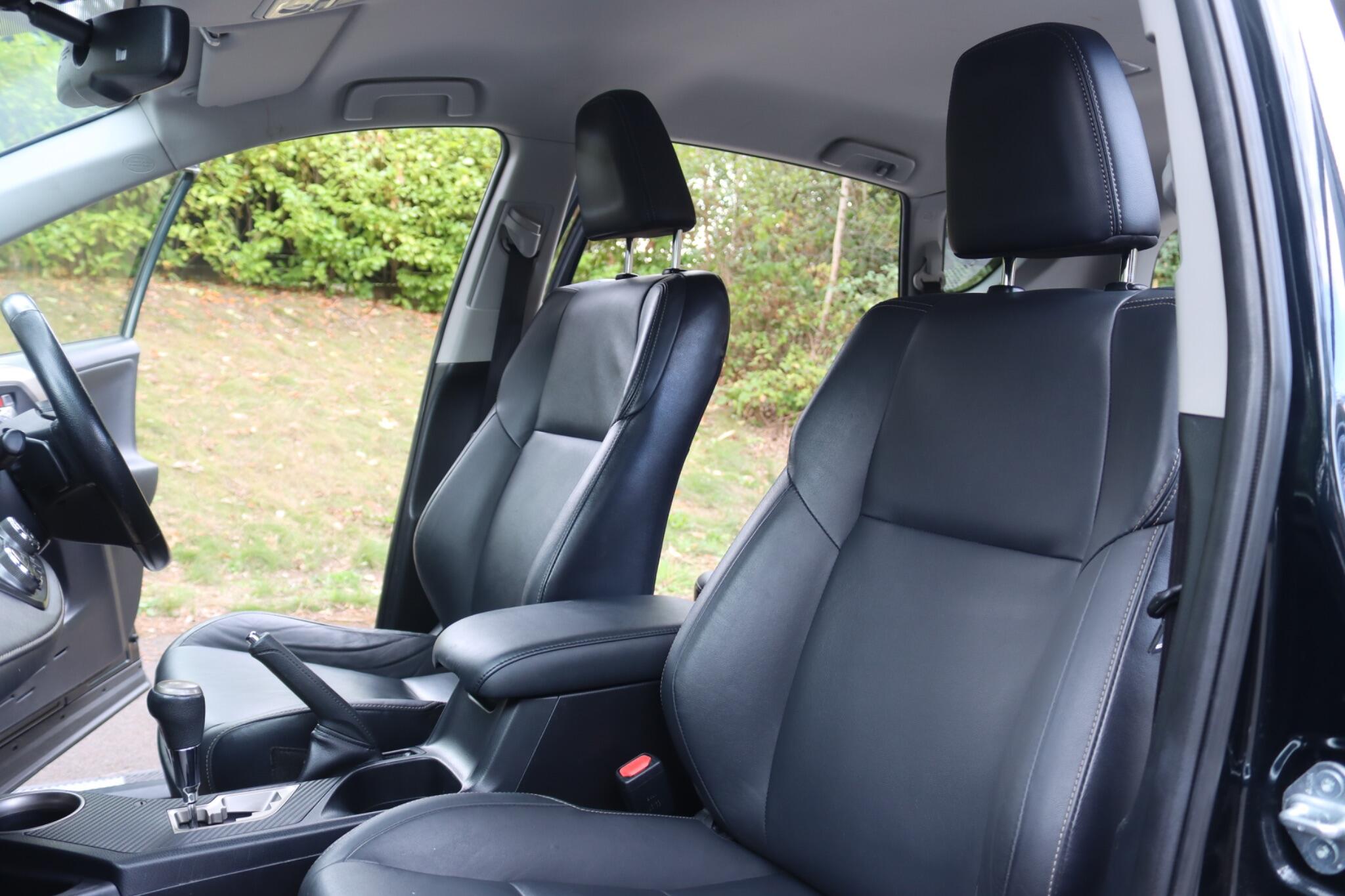 Toyota Rav4 view 8