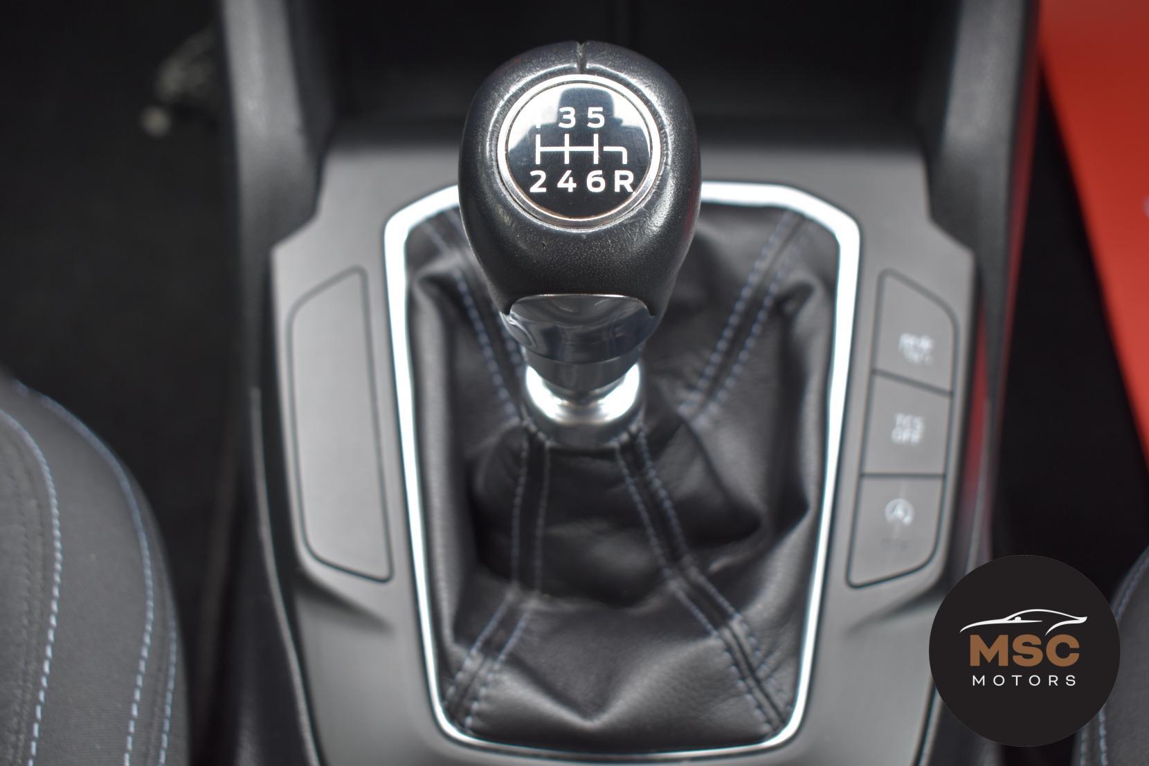 Ford Focus view 44