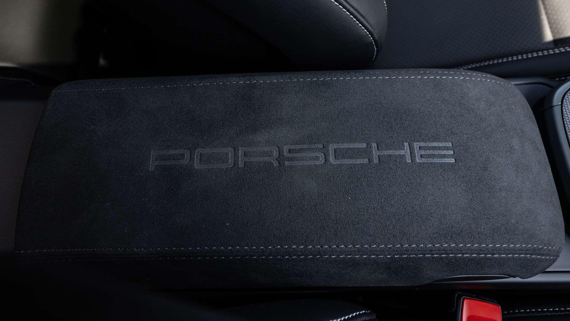 Porsche 911 view 26