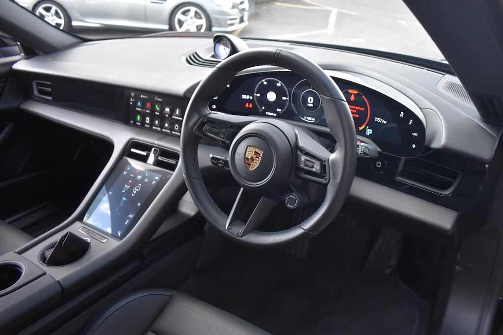 Porsche Taycan view 10