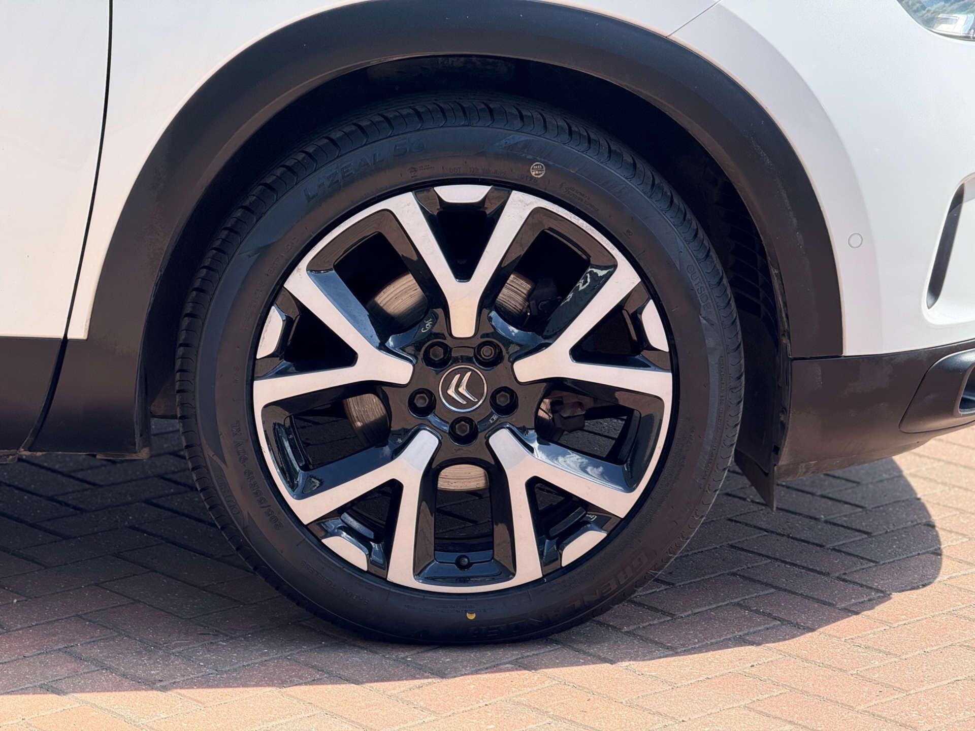 Citroen C5 Aircross view 16