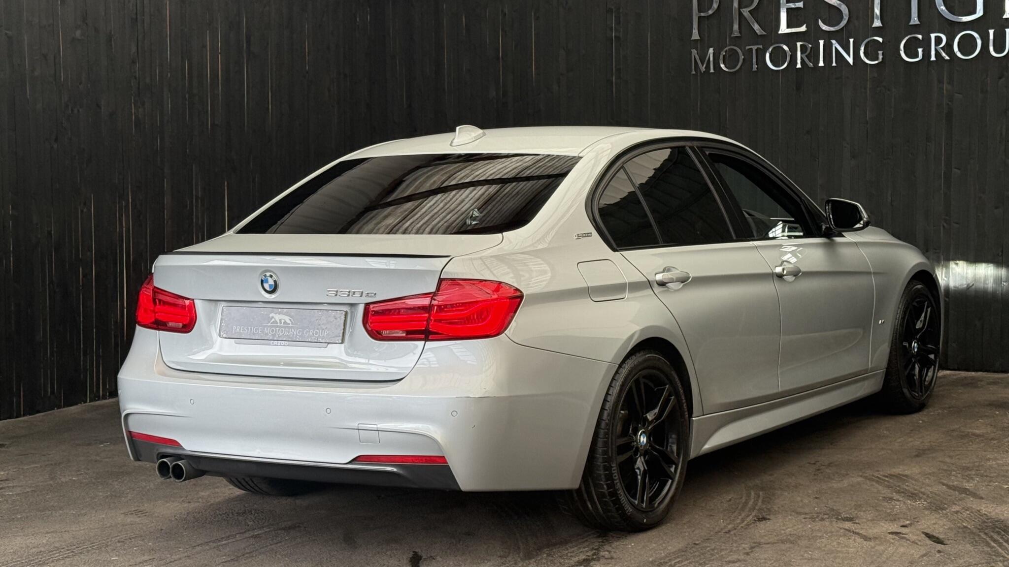 BMW 3 Series view 15