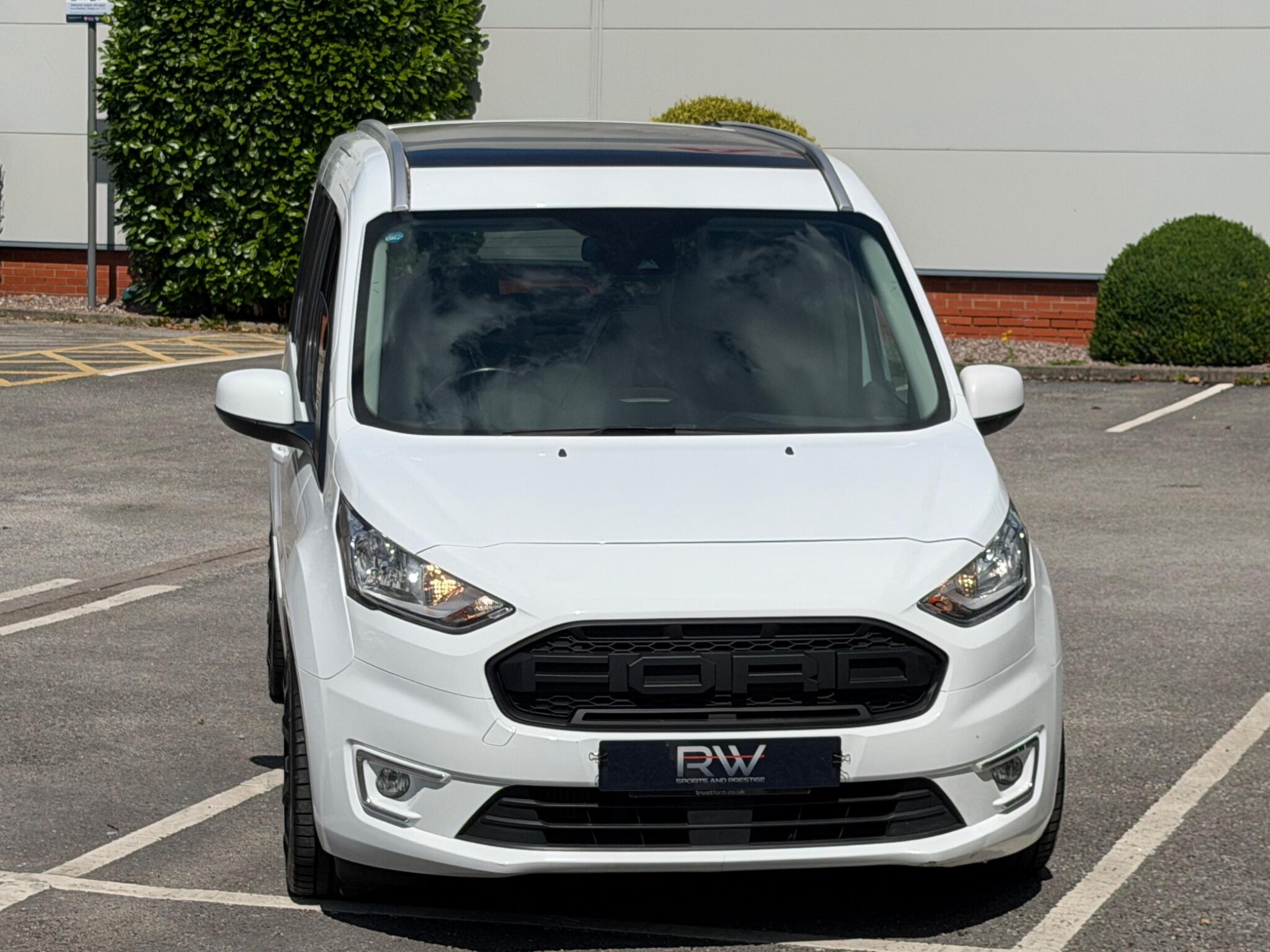 Ford Tourneo Connect view 5