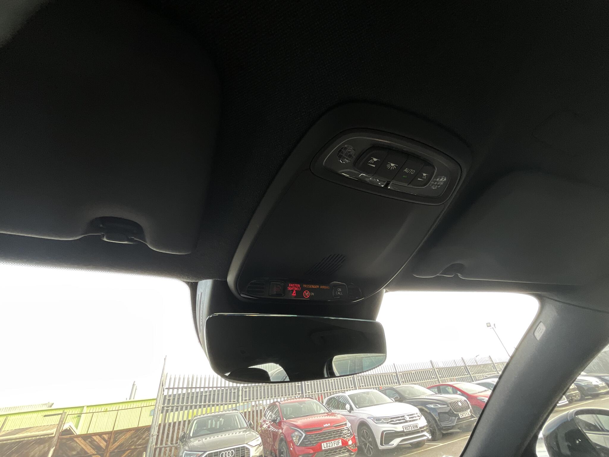 Volvo XC40 view 27