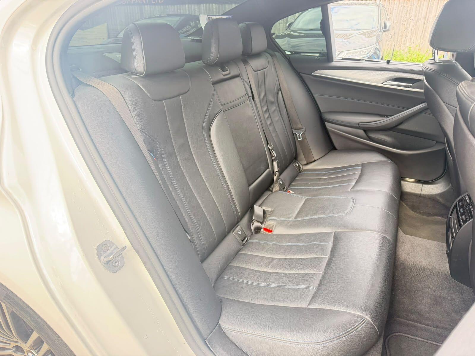 BMW 5 Series view 15