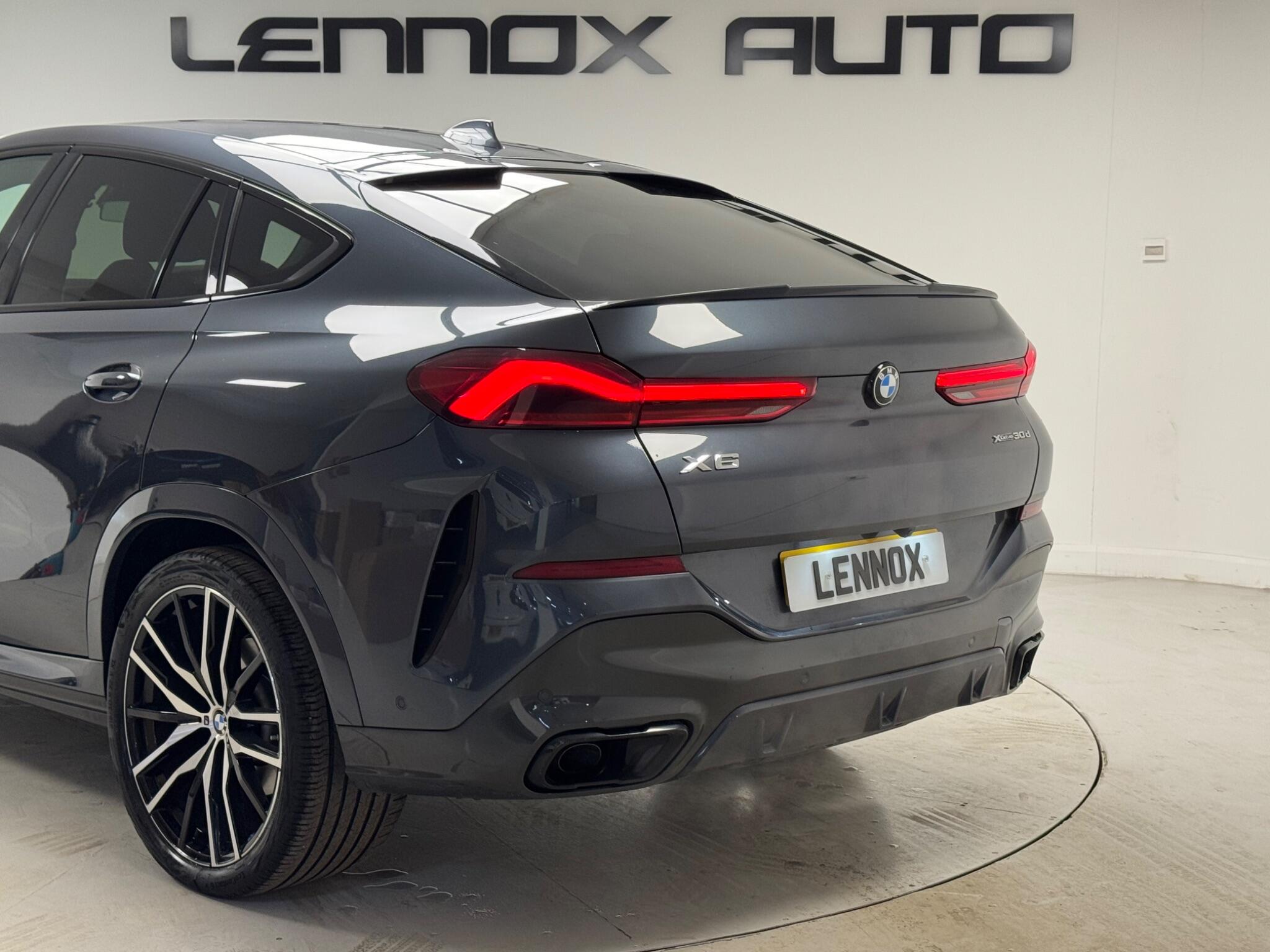 BMW X6 view 6