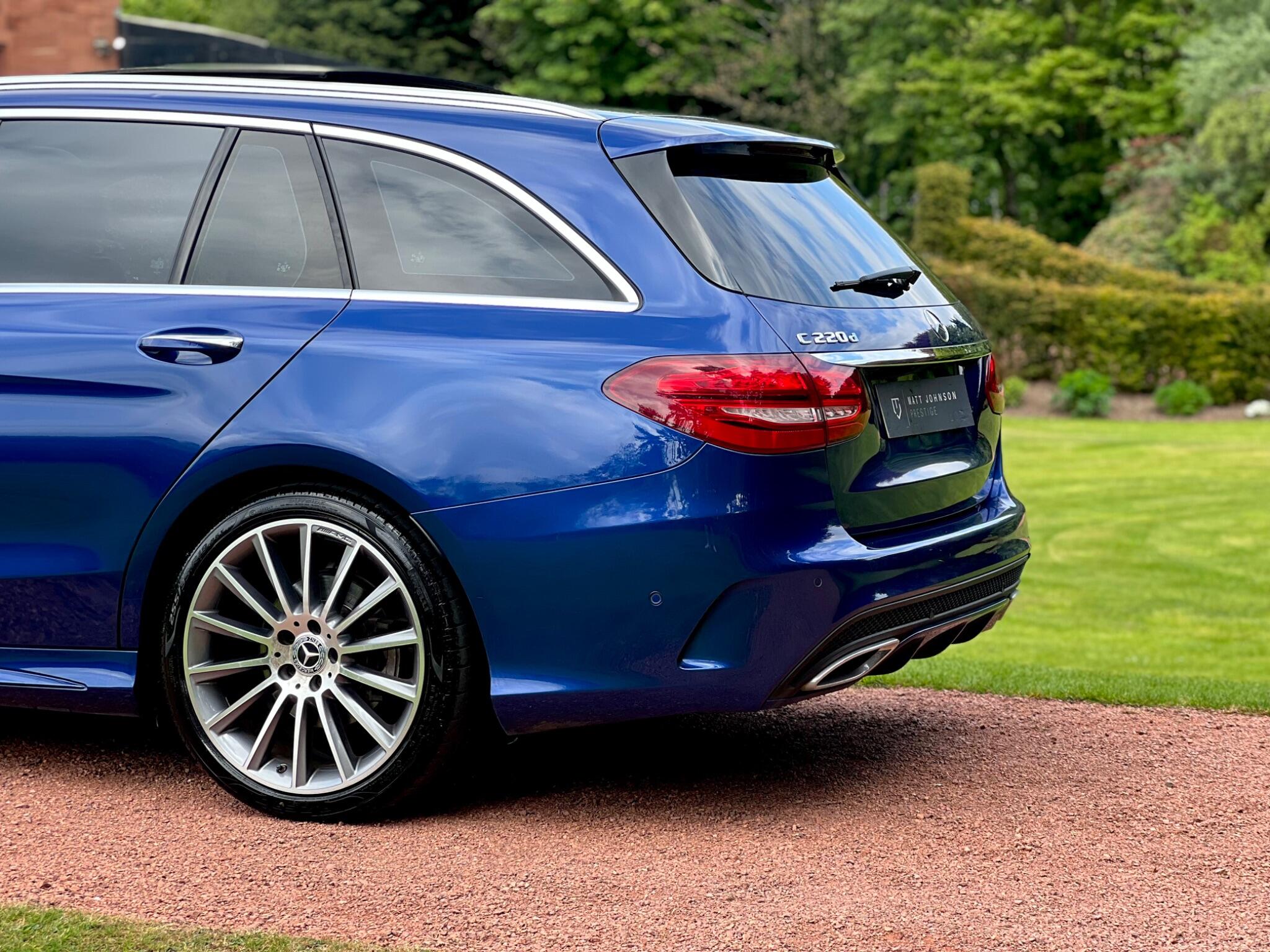 Mercedes-Benz C-Class view 17