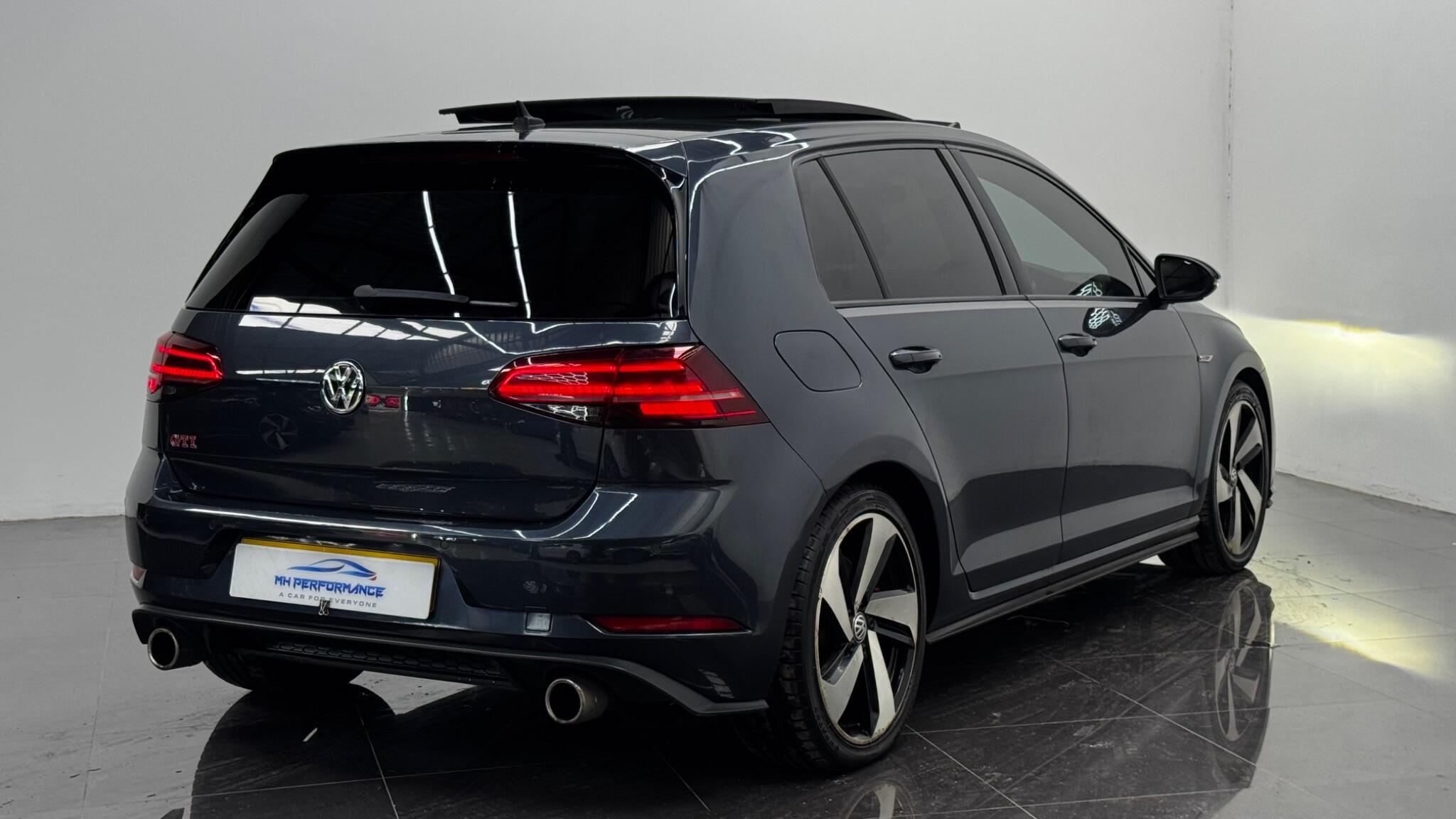 Volkswagen Golf view 20