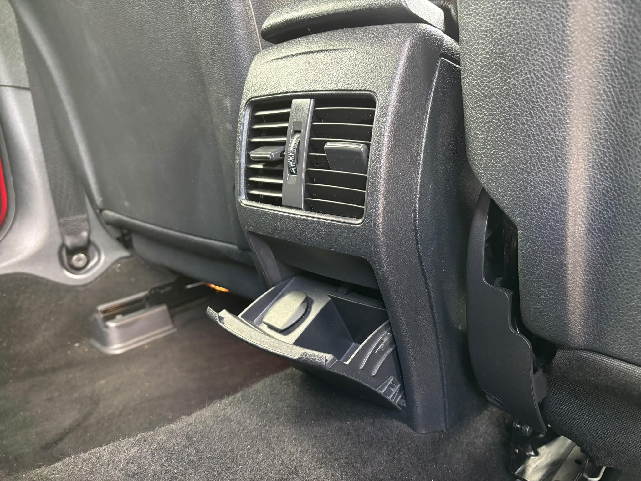 Mercedes-Benz Gla view 21