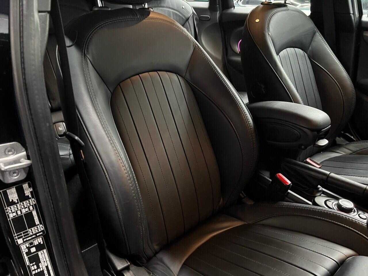 Mini Hatch view 39