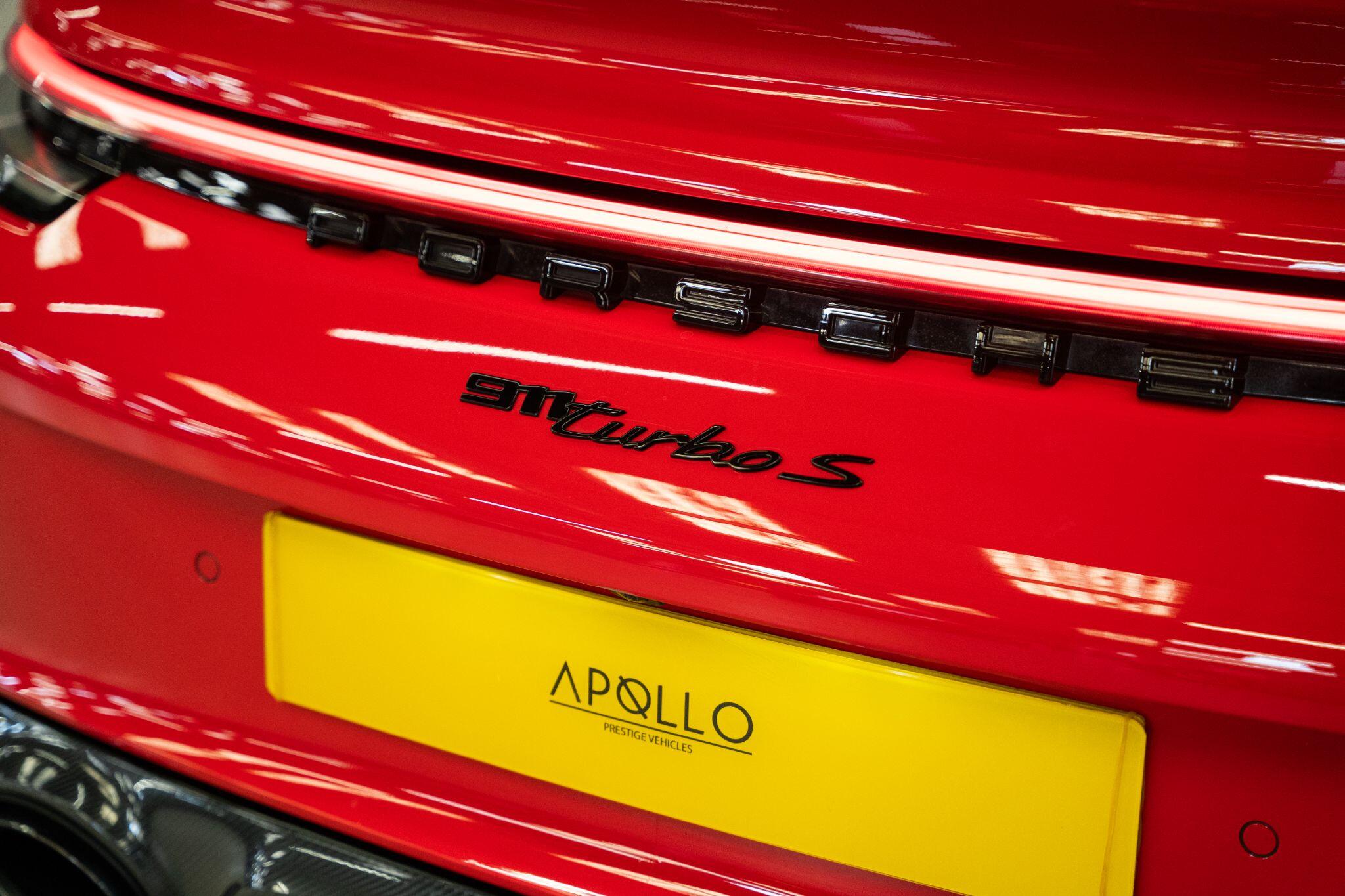 Porsche 911 view 64