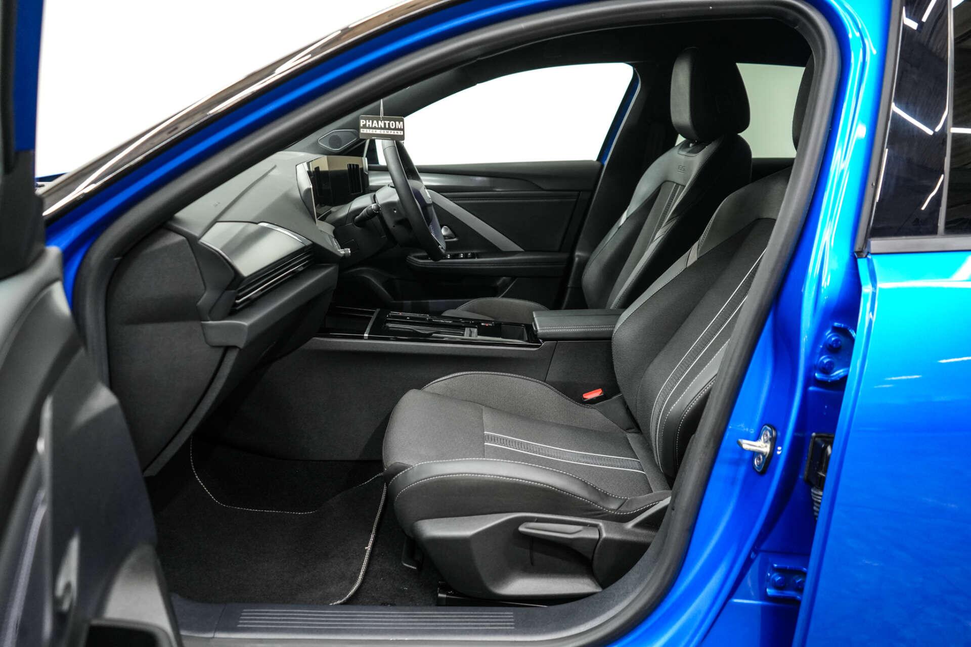 Vauxhall Astra Electric view 15