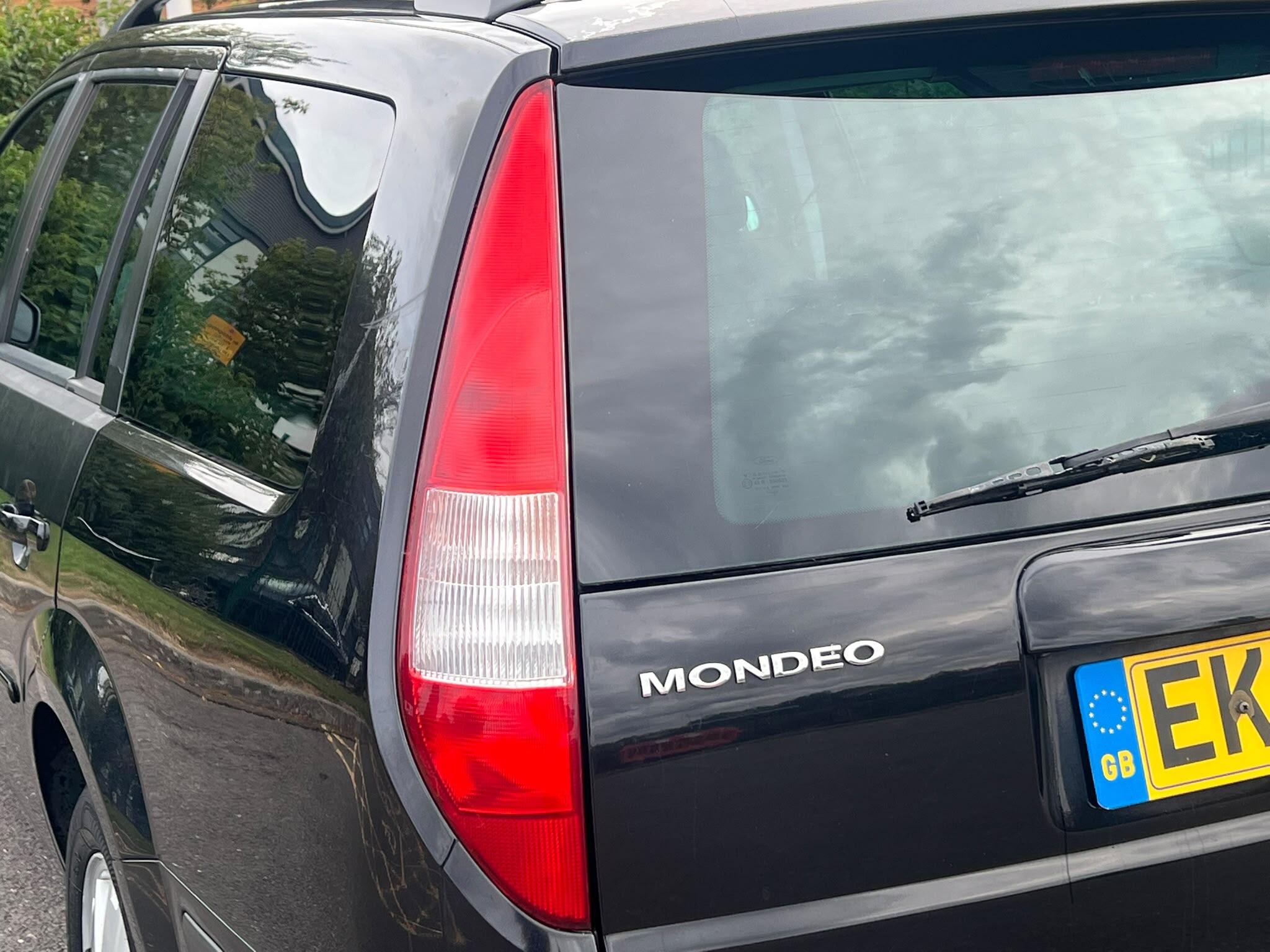 Ford Mondeo view 11