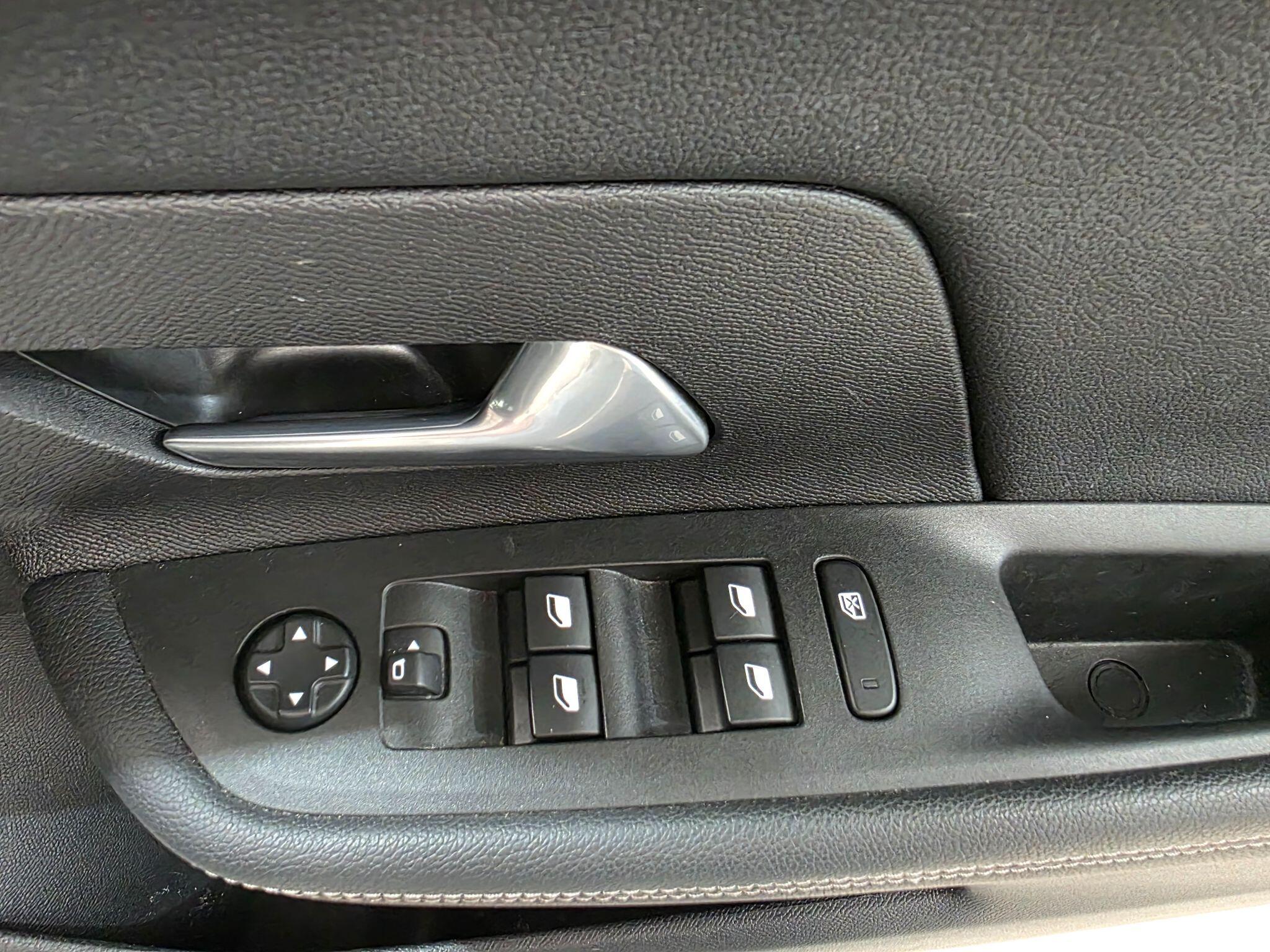 Vauxhall Mokka Electric view 14
