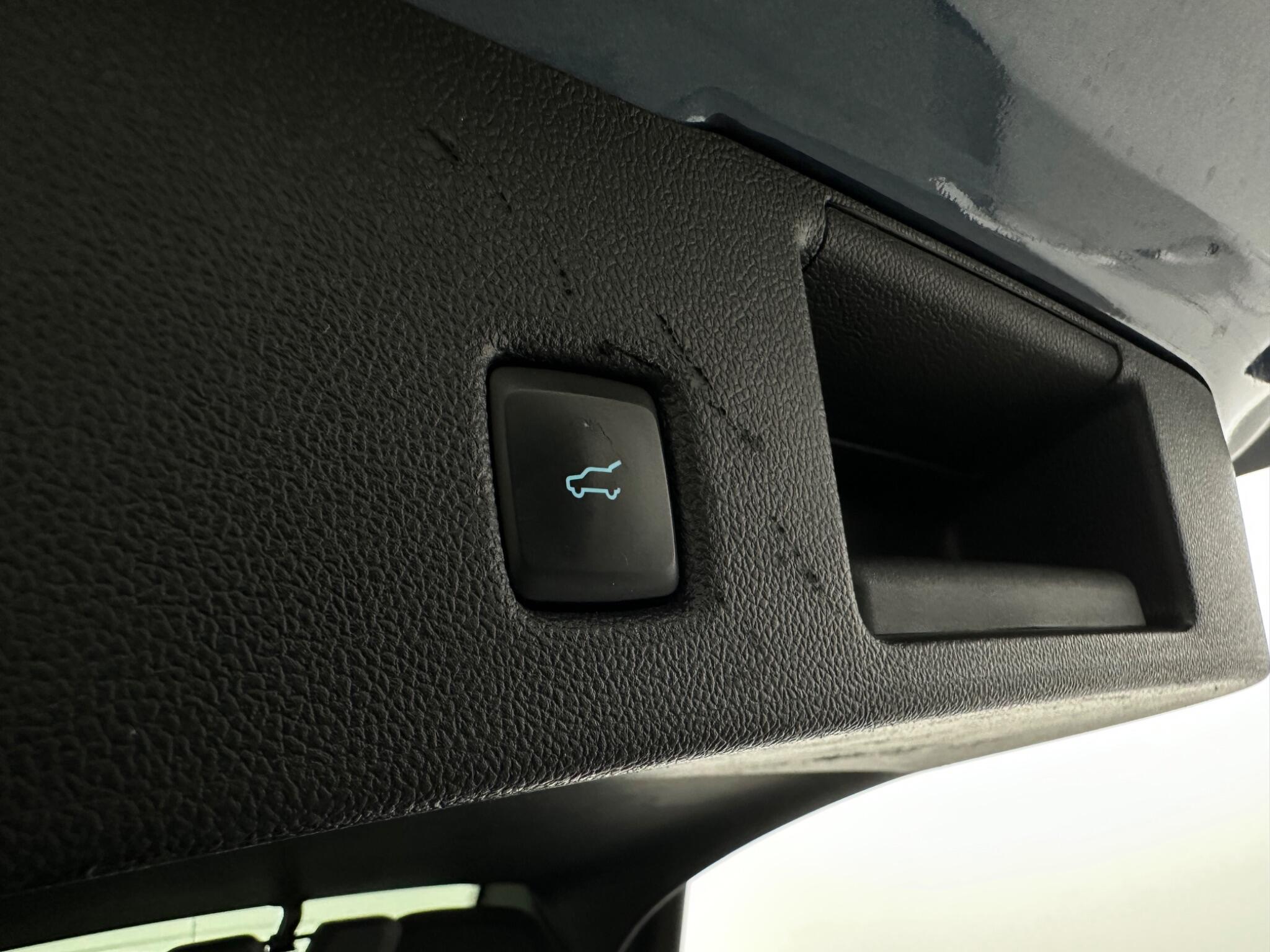 Ford Kuga view 48