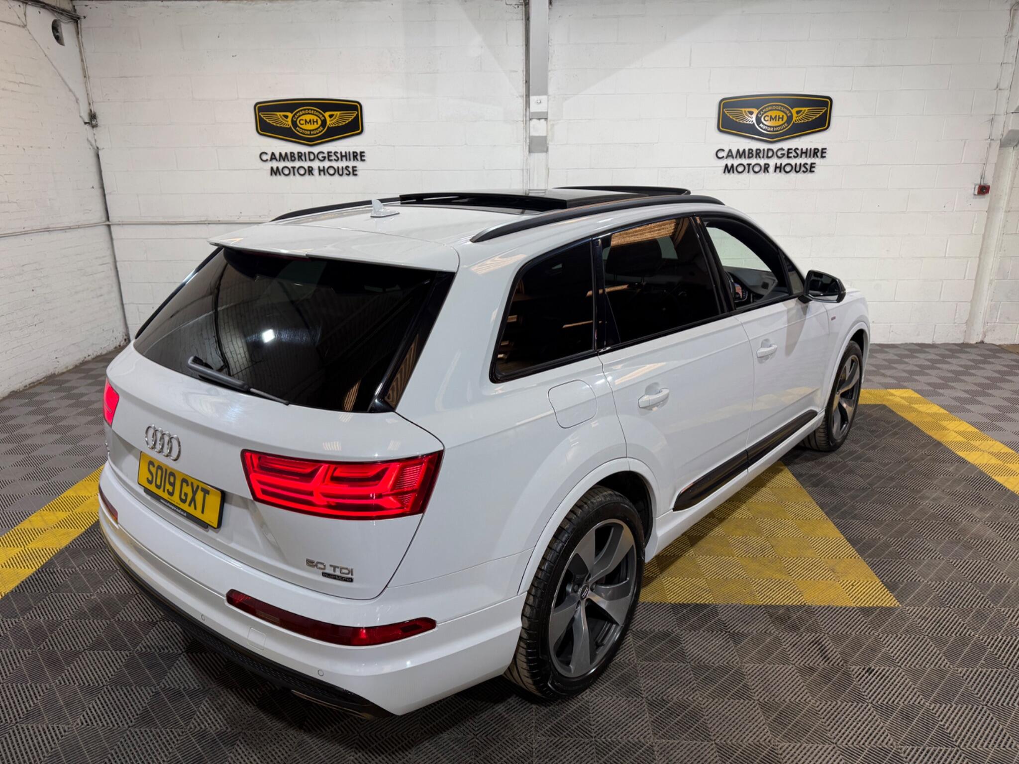Audi Q7 view 36