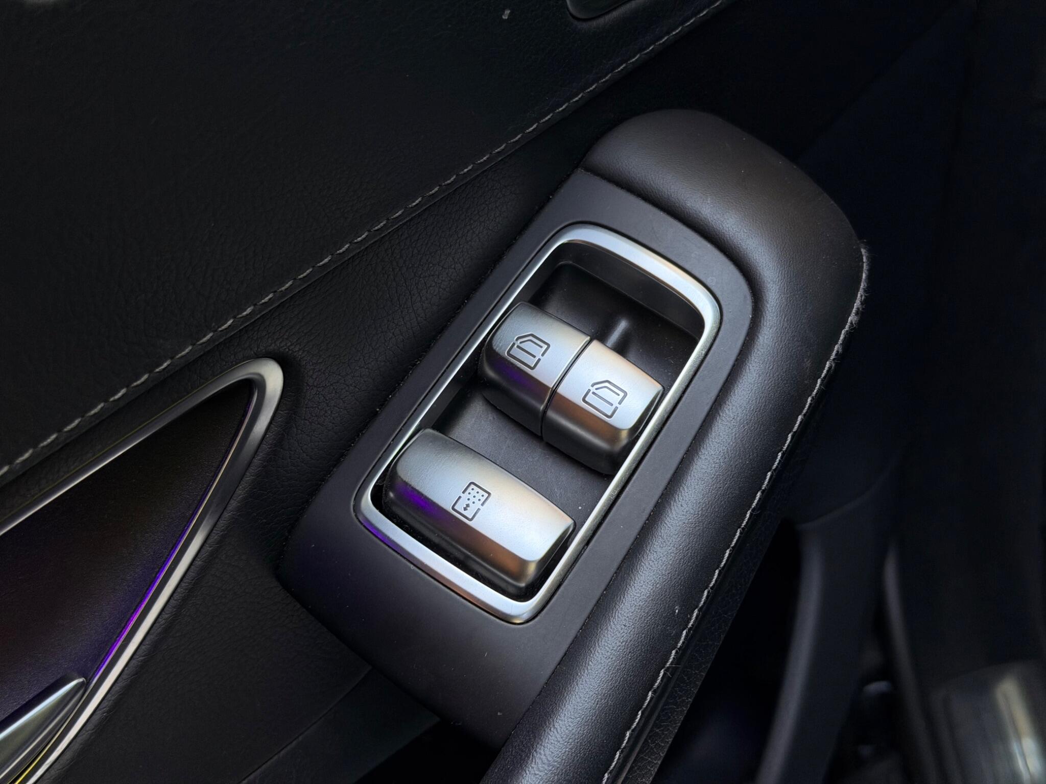 Mercedes-Benz S-Class view 23