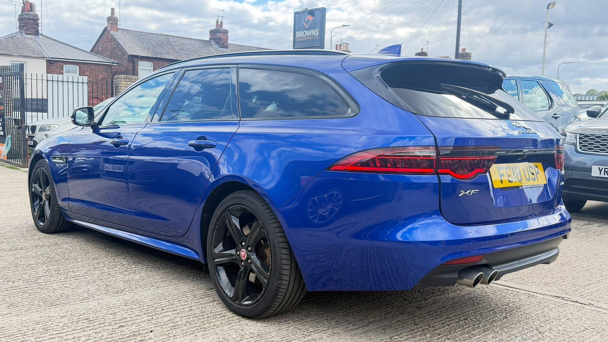 Jaguar XF view 5