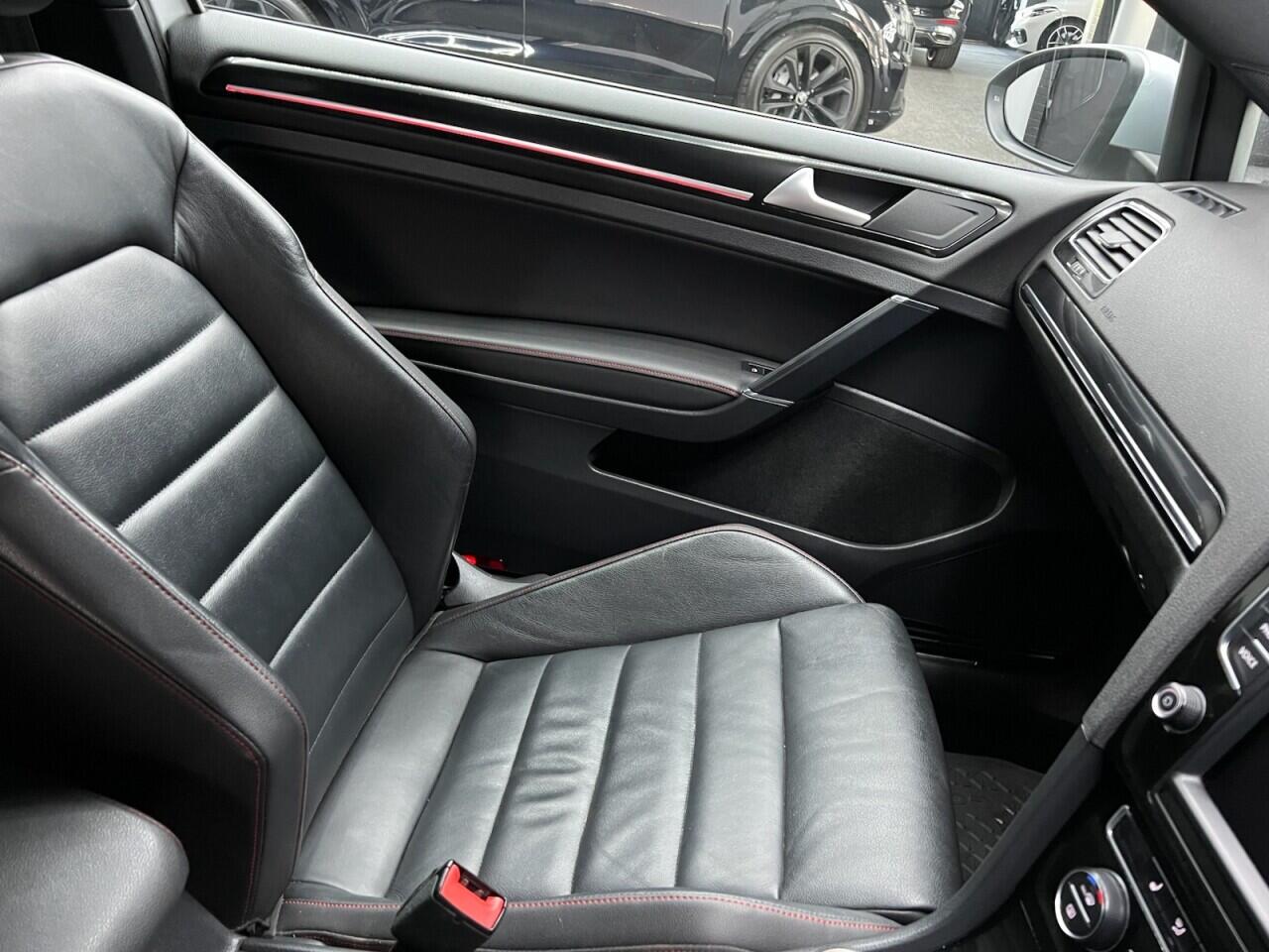 Volkswagen Golf view 35