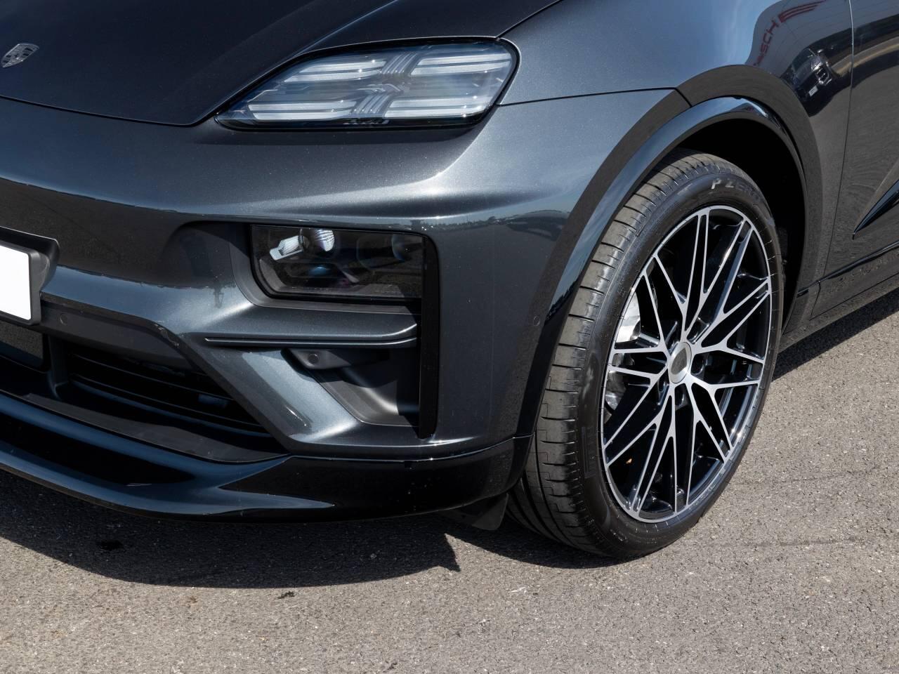 Porsche Macan view 17
