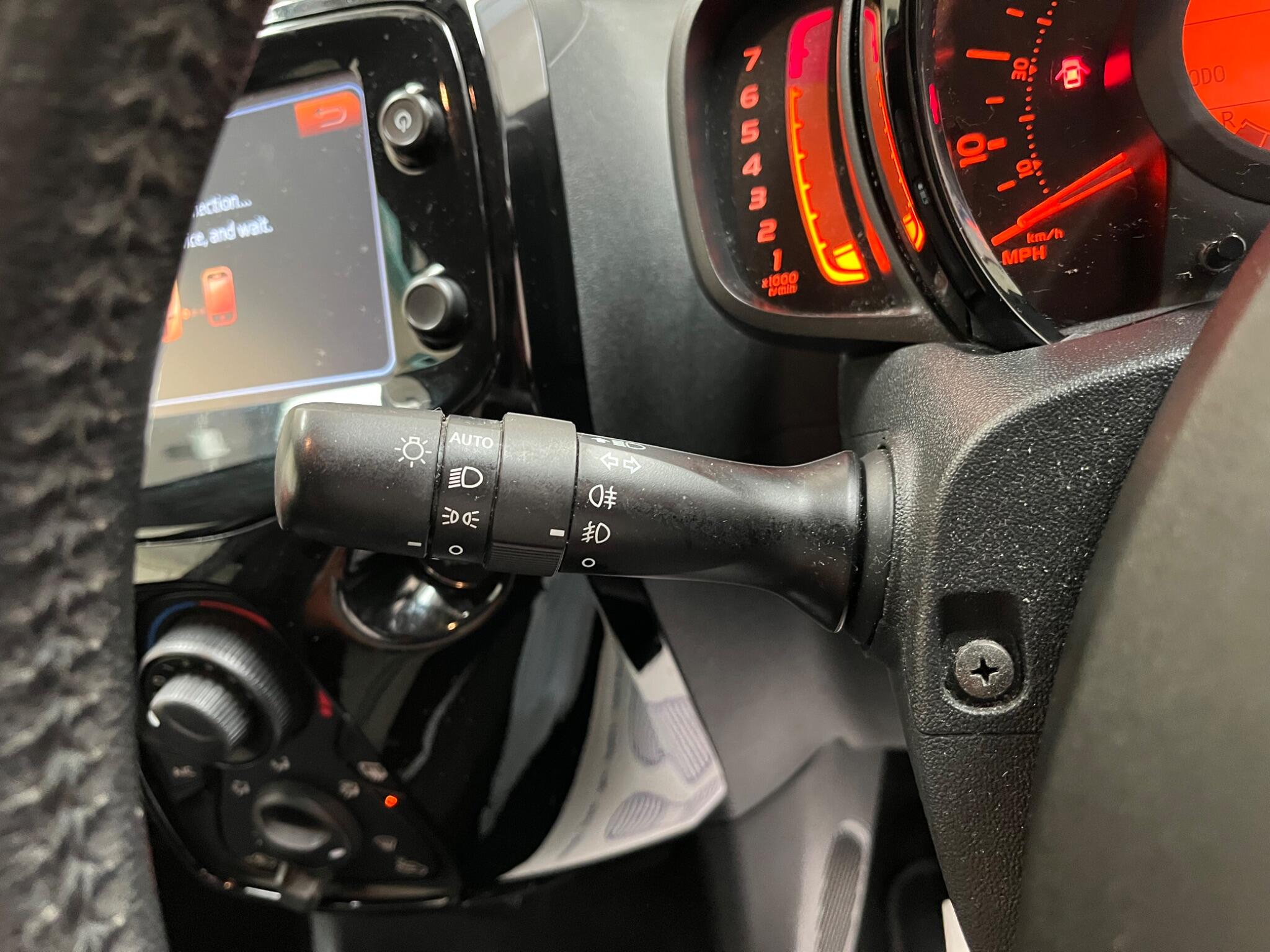 Peugeot 108 view 21