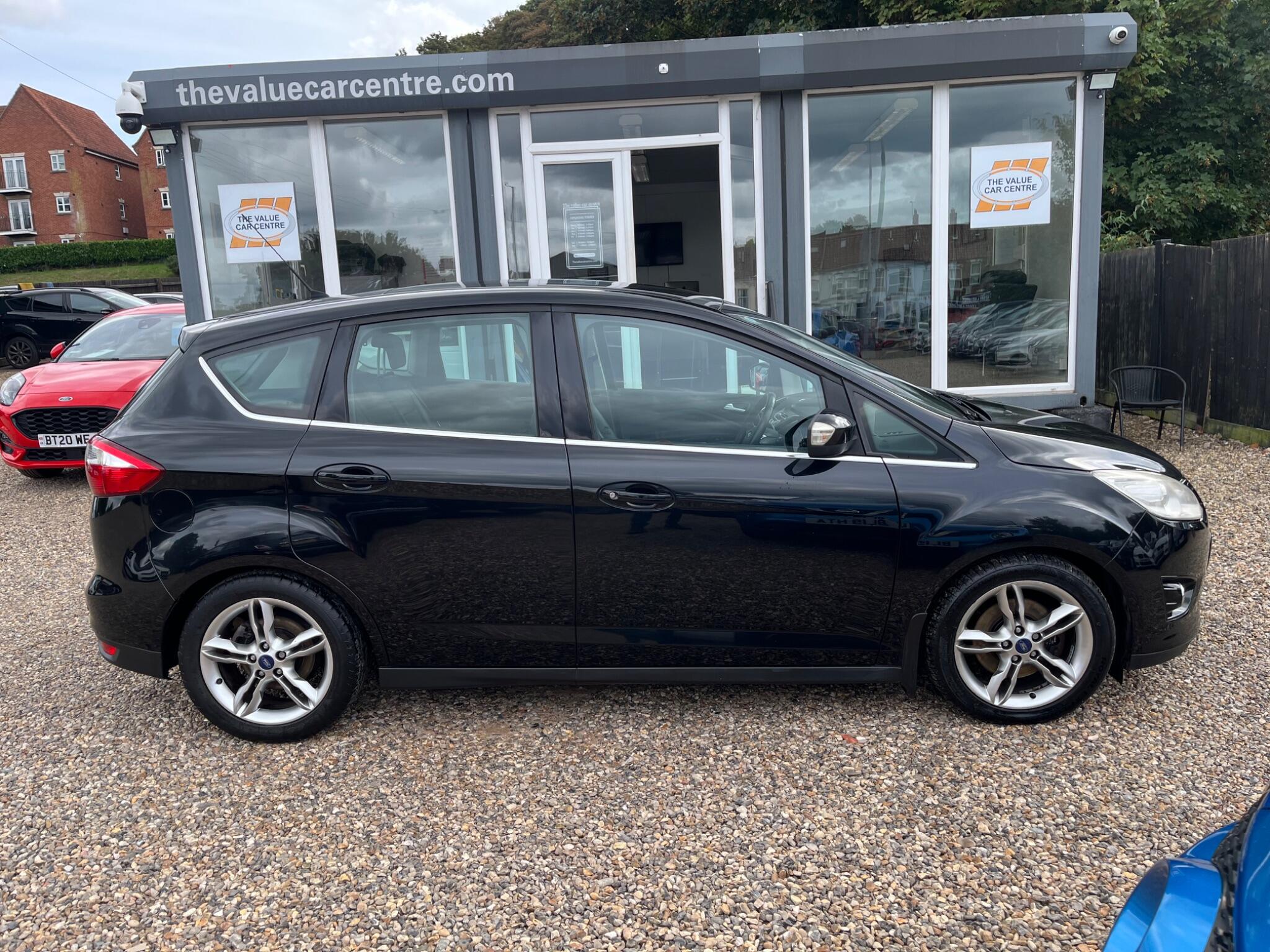 Ford C-Max view 3