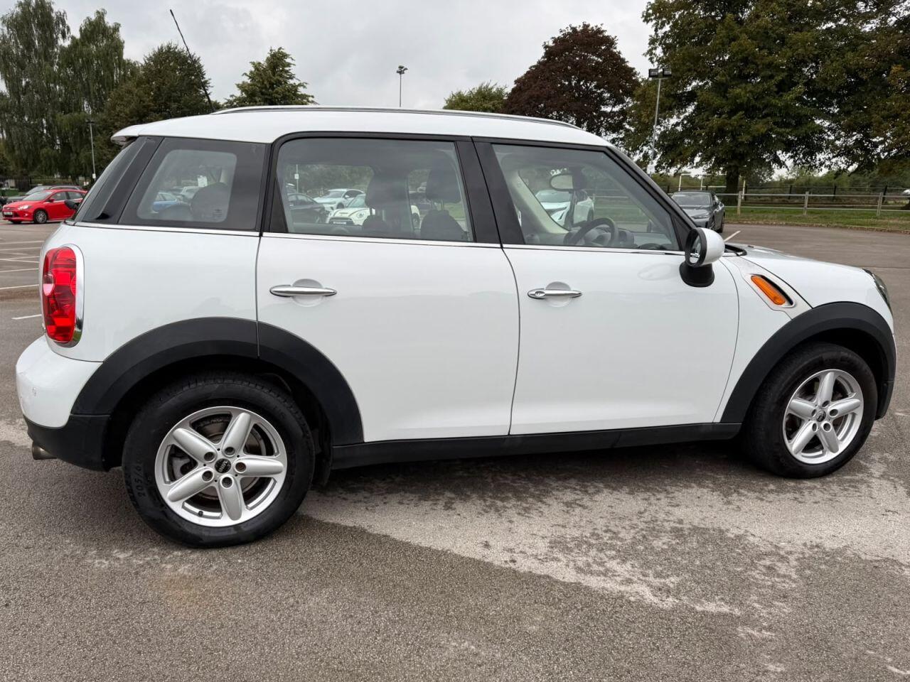 Mini Countryman view 35