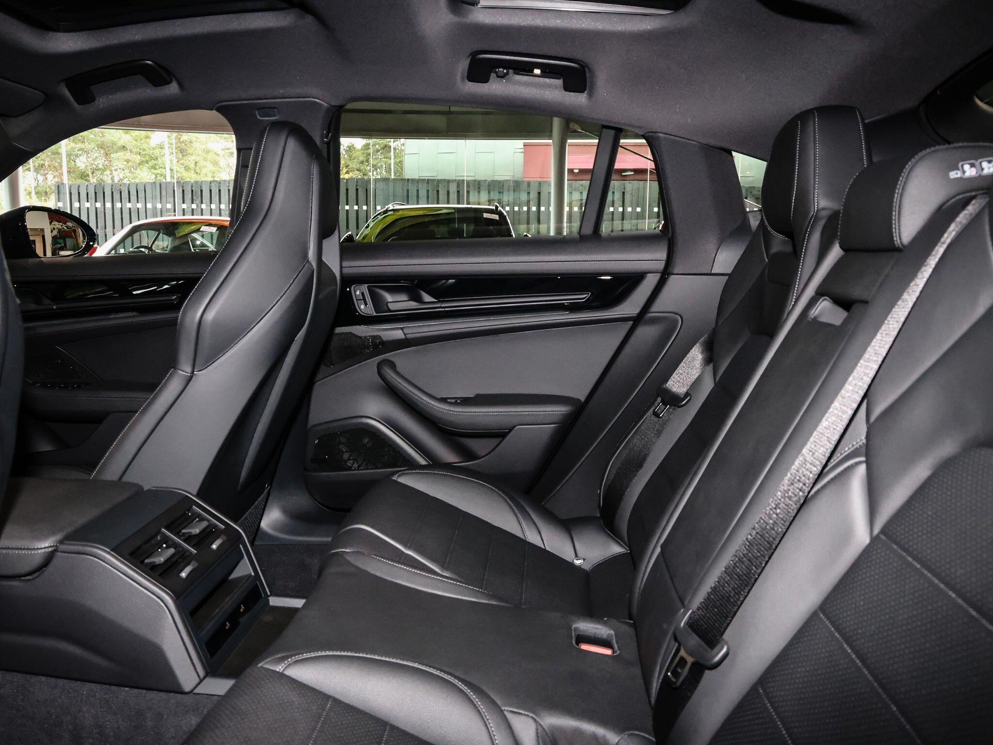 Porsche Panamera view 44