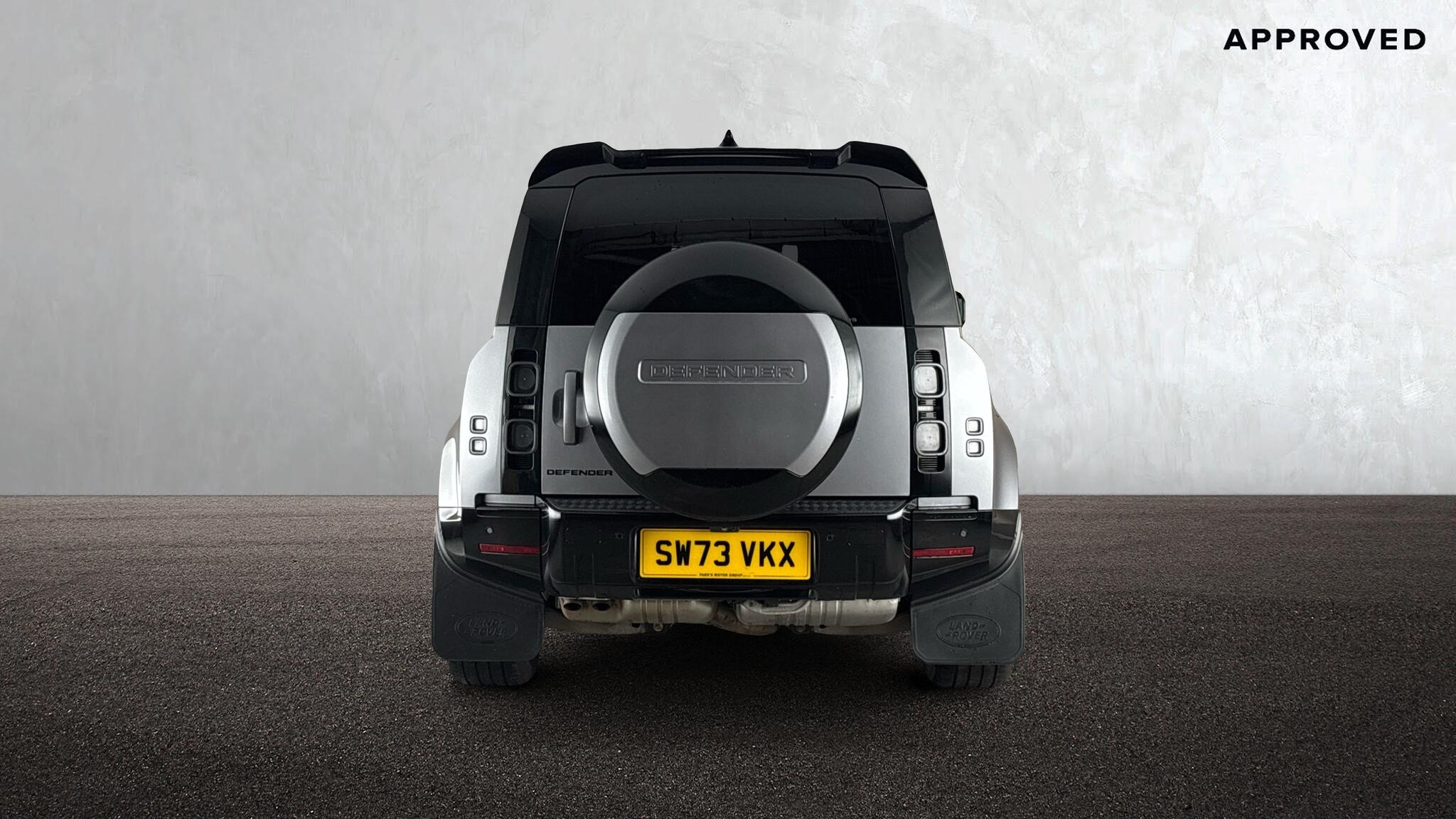Land Rover Defender view 7