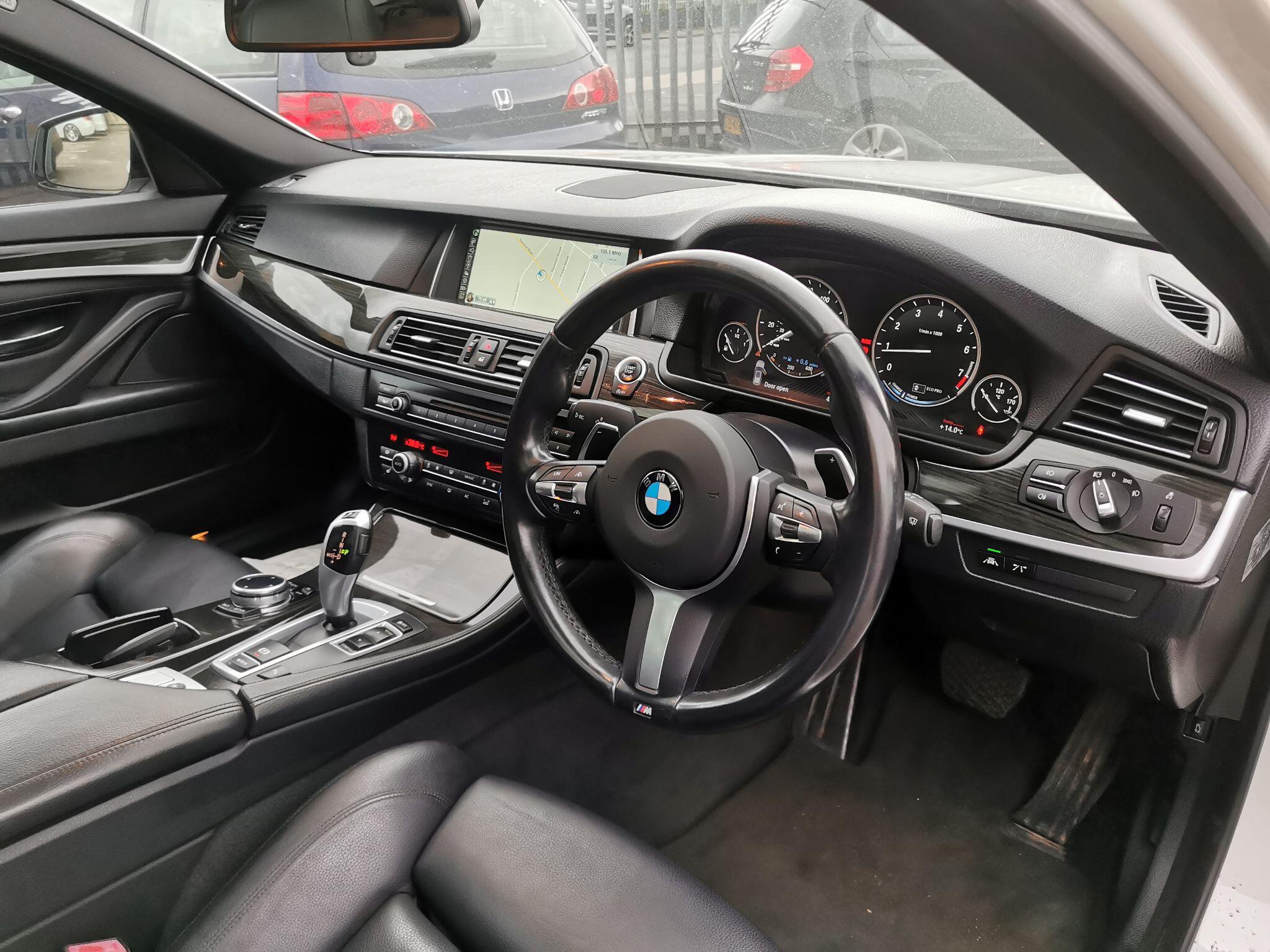 BMW 5 Series view 8