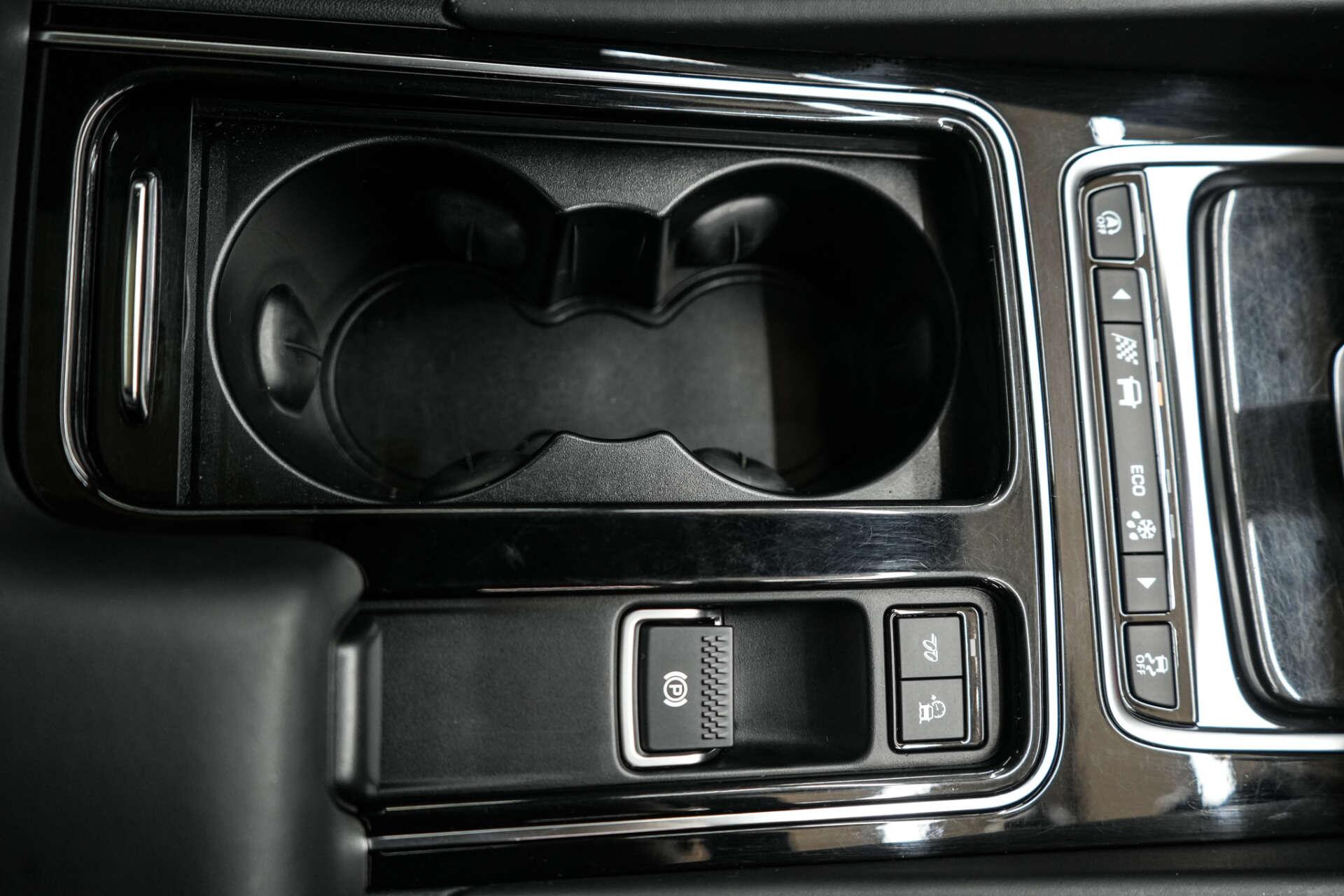 Jaguar F-Pace view 28