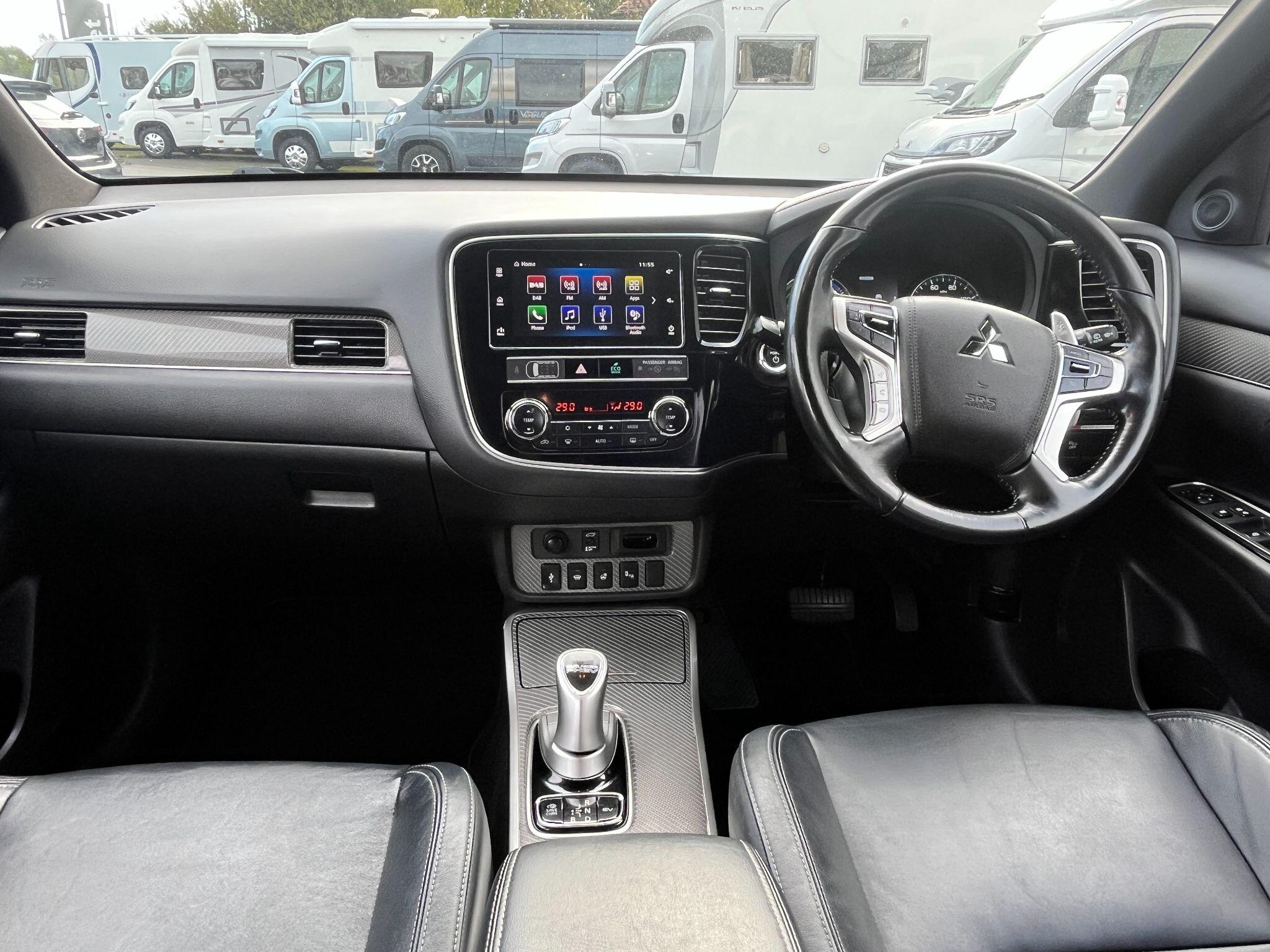 Mitsubishi Outlander view 33