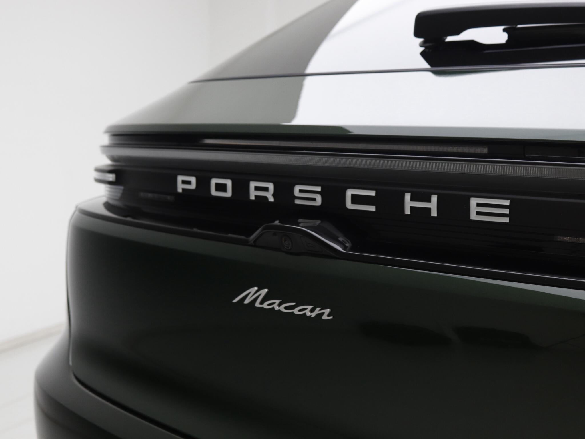 Porsche Macan view 20