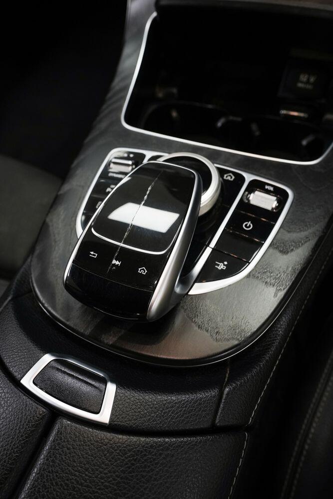 Mercedes-Benz E Class view 17