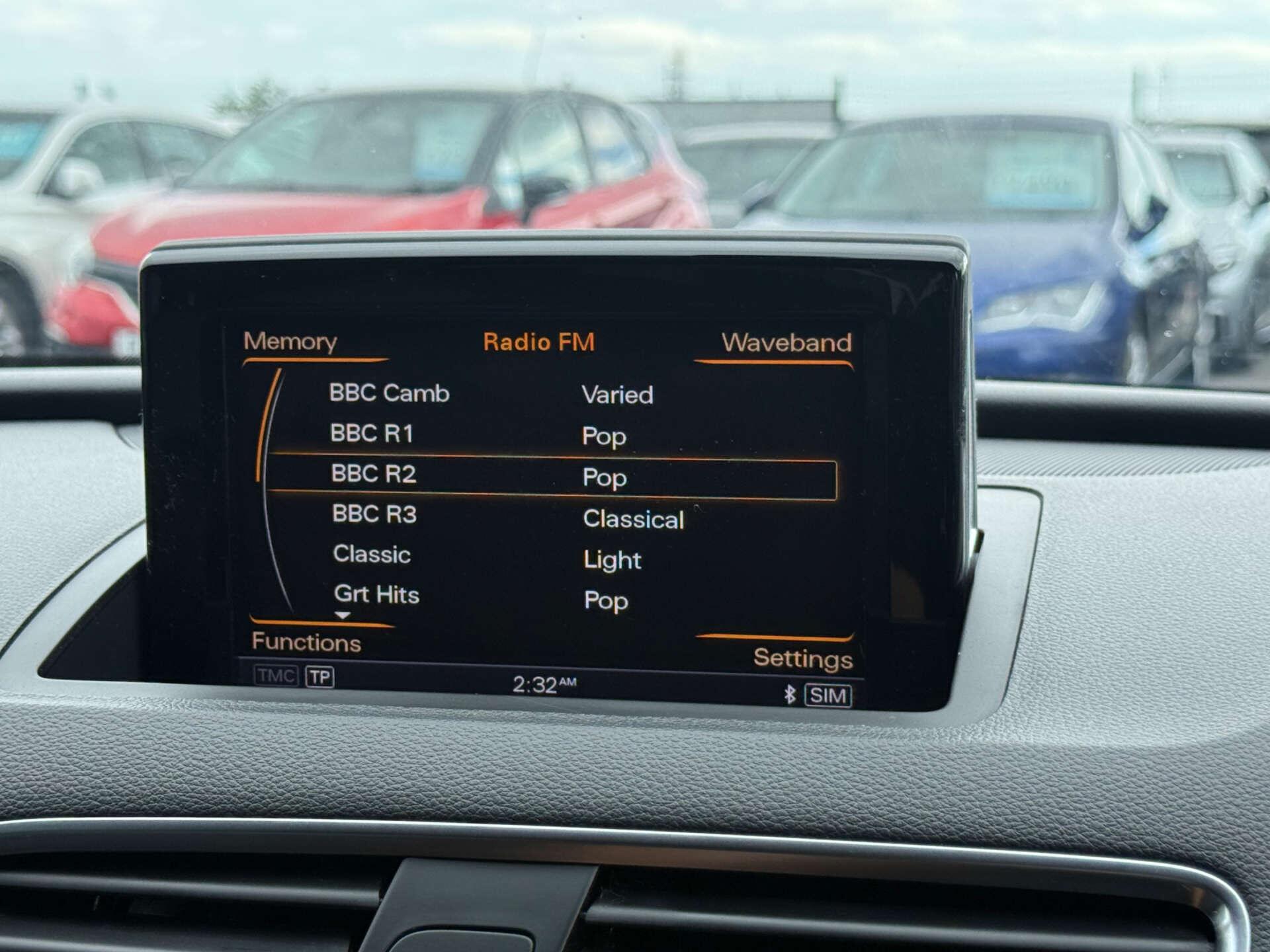 Audi Q3 view 58