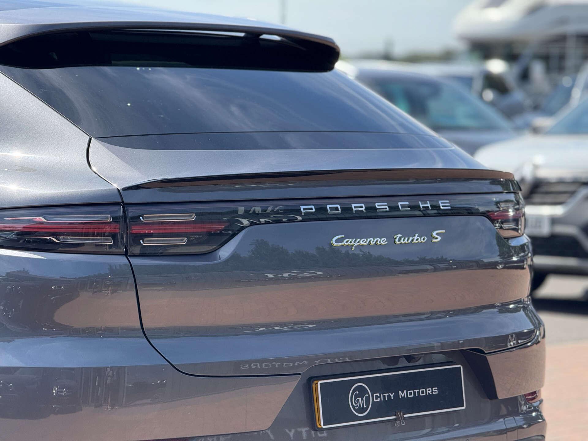 Porsche Cayenne view 27