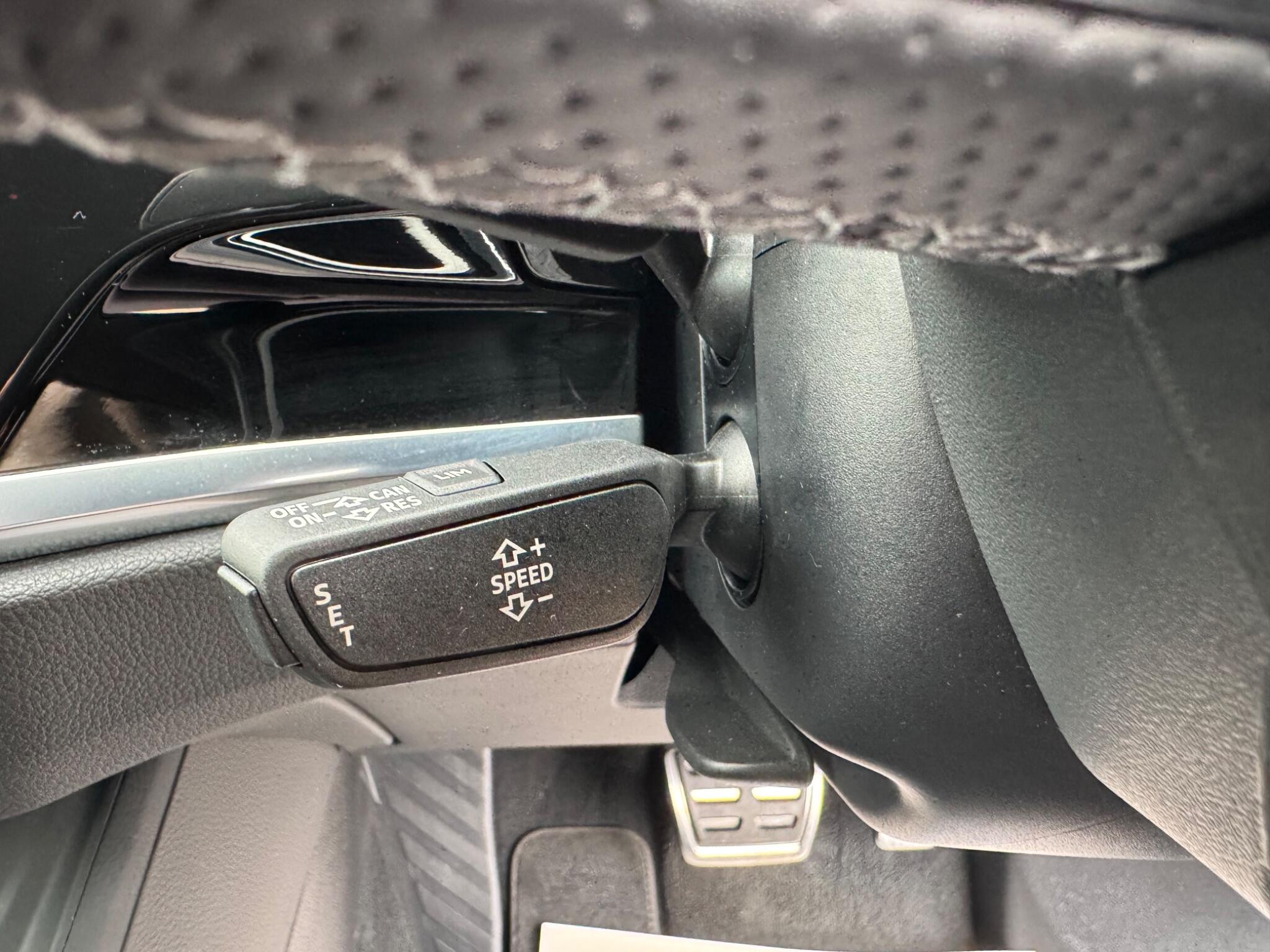 Audi Q3 view 26