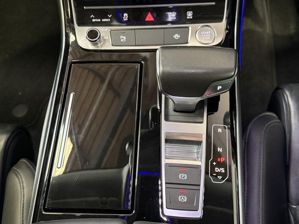 Audi A8 view 35