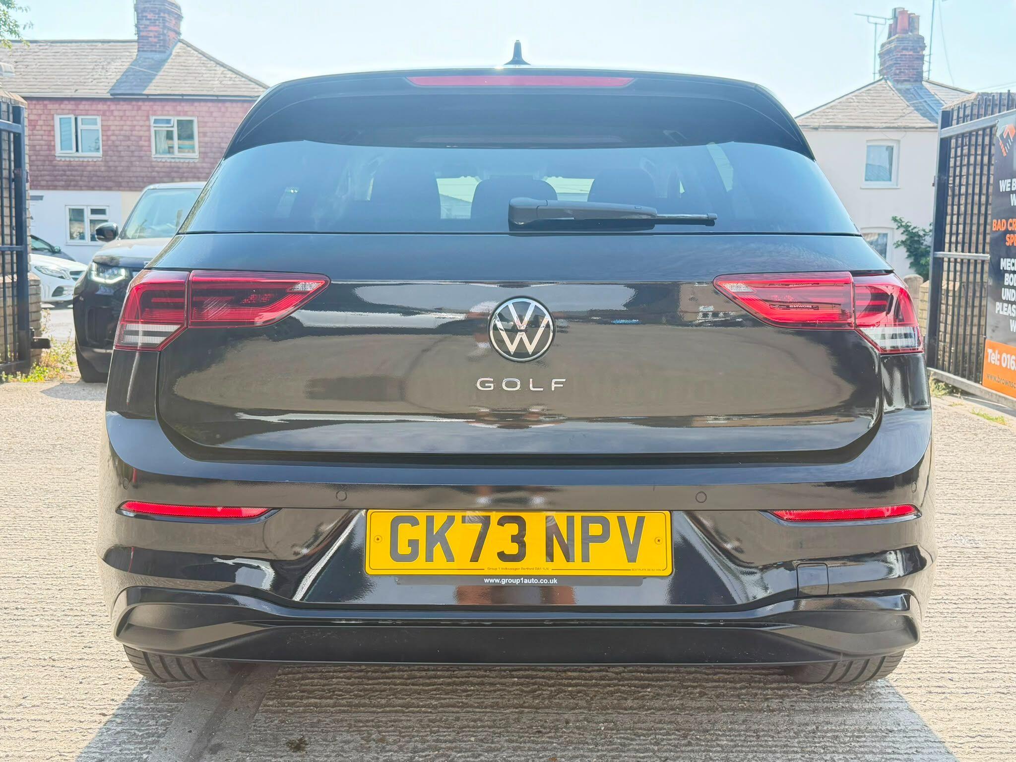 Volkswagen Golf view 4