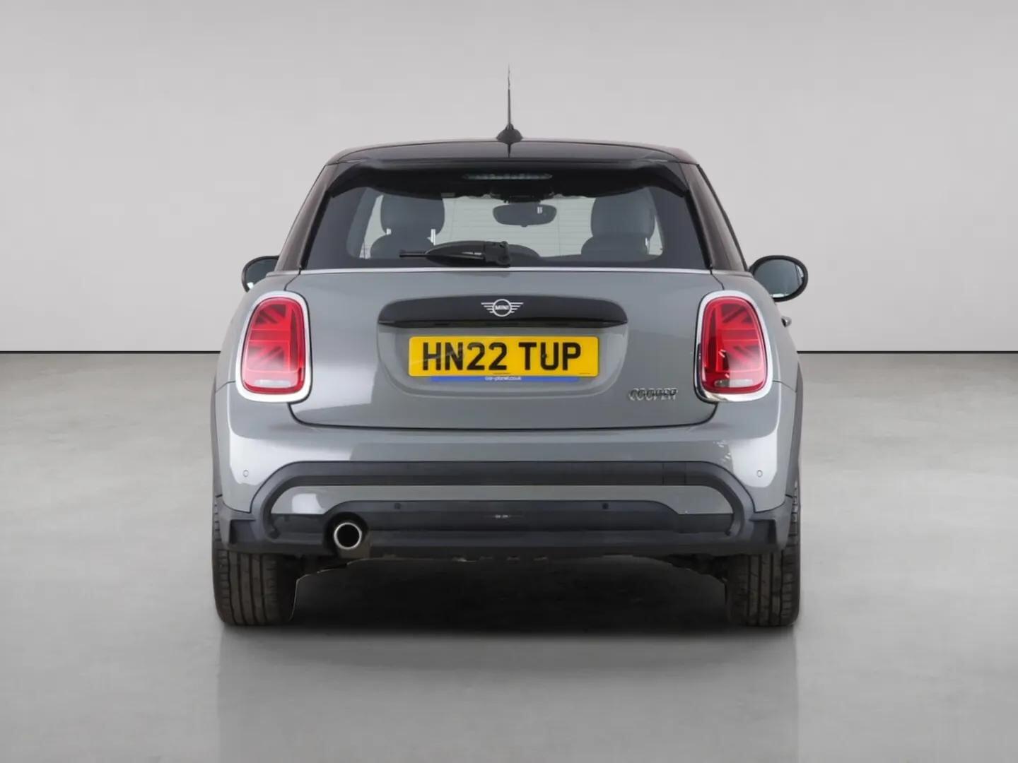 Mini Hatch view 7