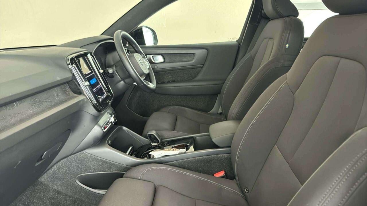 Volvo XC40 view 13