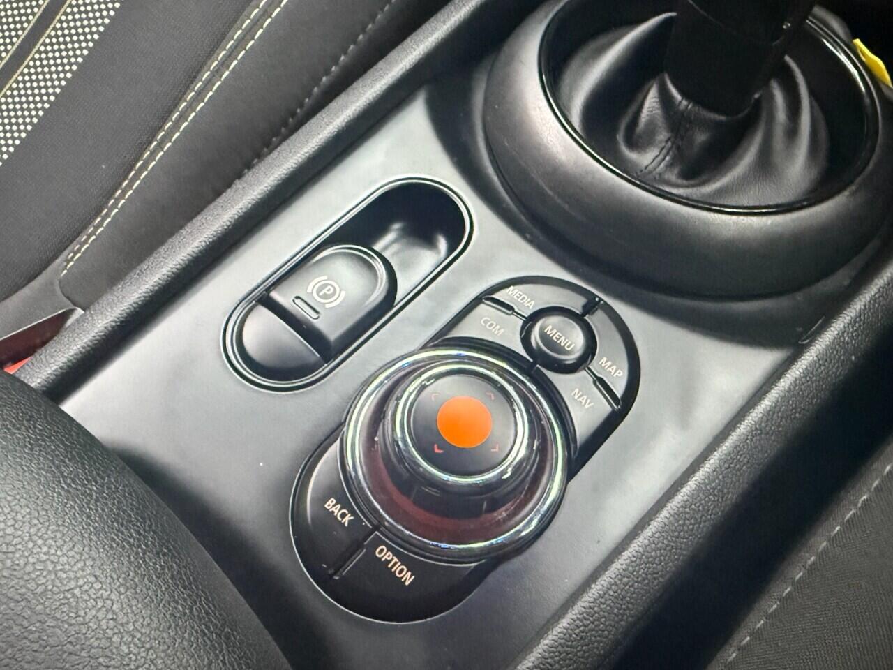 Mini Clubman view 22
