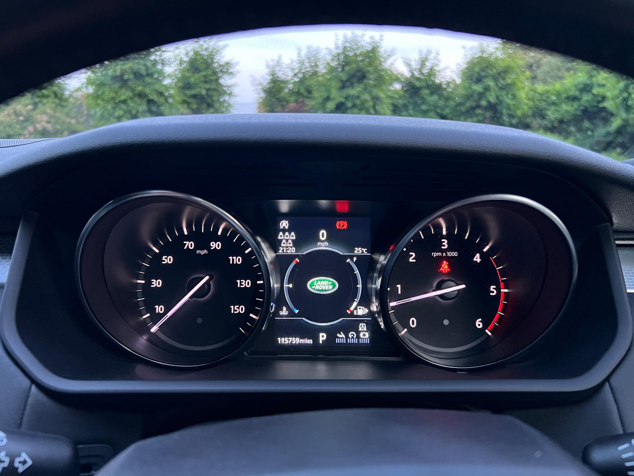 Land Rover Discovery view 45