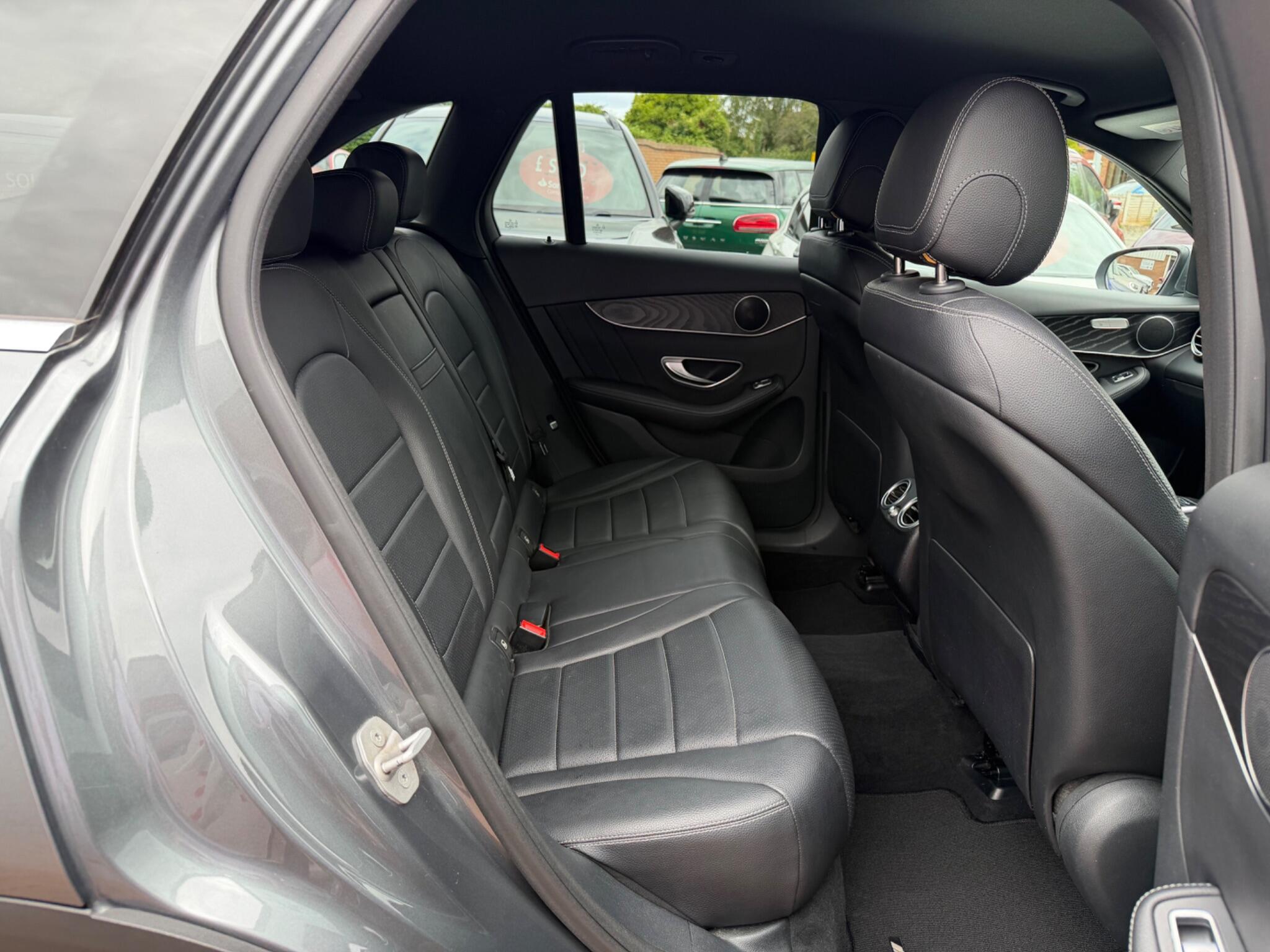 Mercedes-Benz GLC view 53