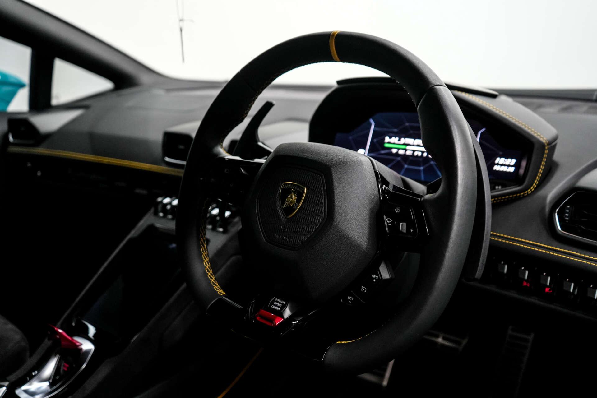 Lamborghini Huracan view 33