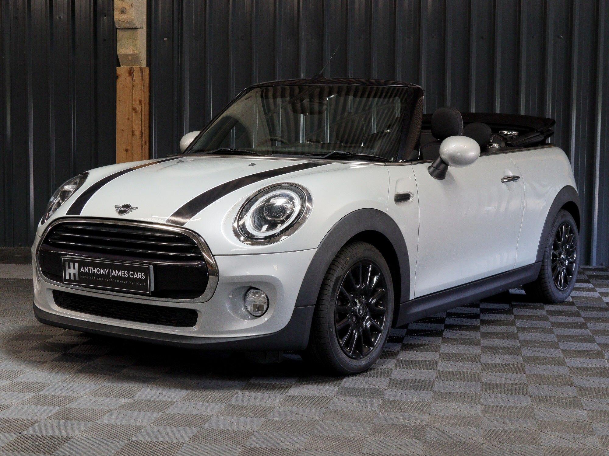 Mini Convertible view 7