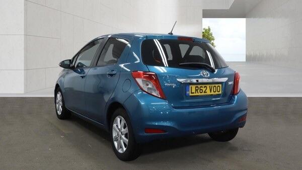 Toyota Yaris view 3