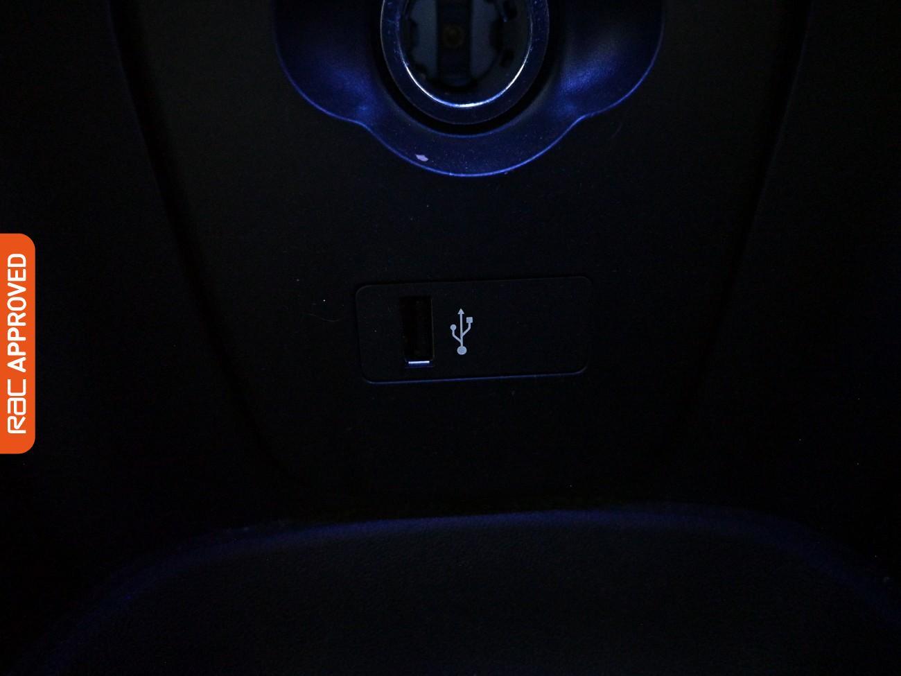 Mini Hatch view 18