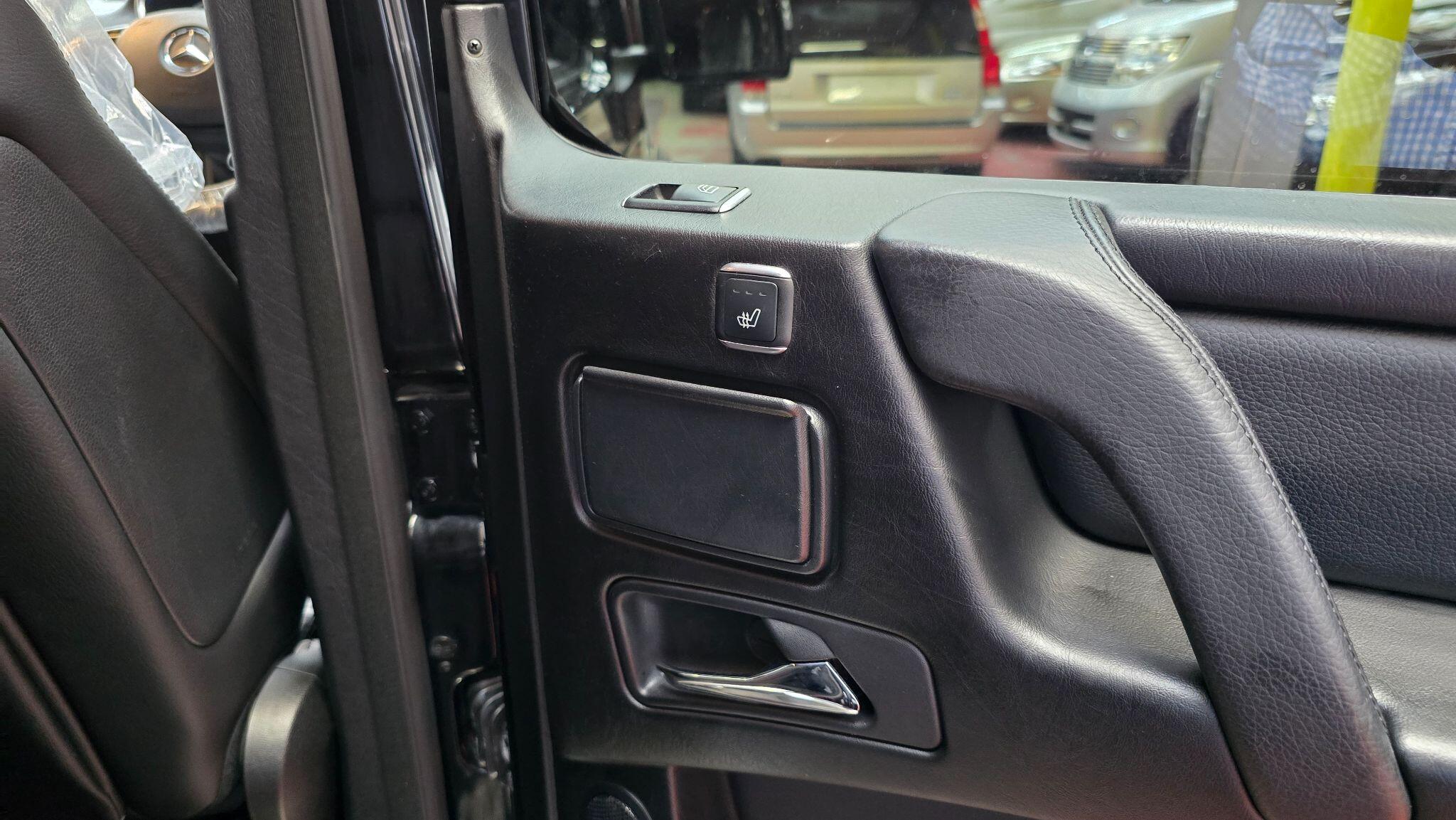 Mercedes-Benz G-Class view 18