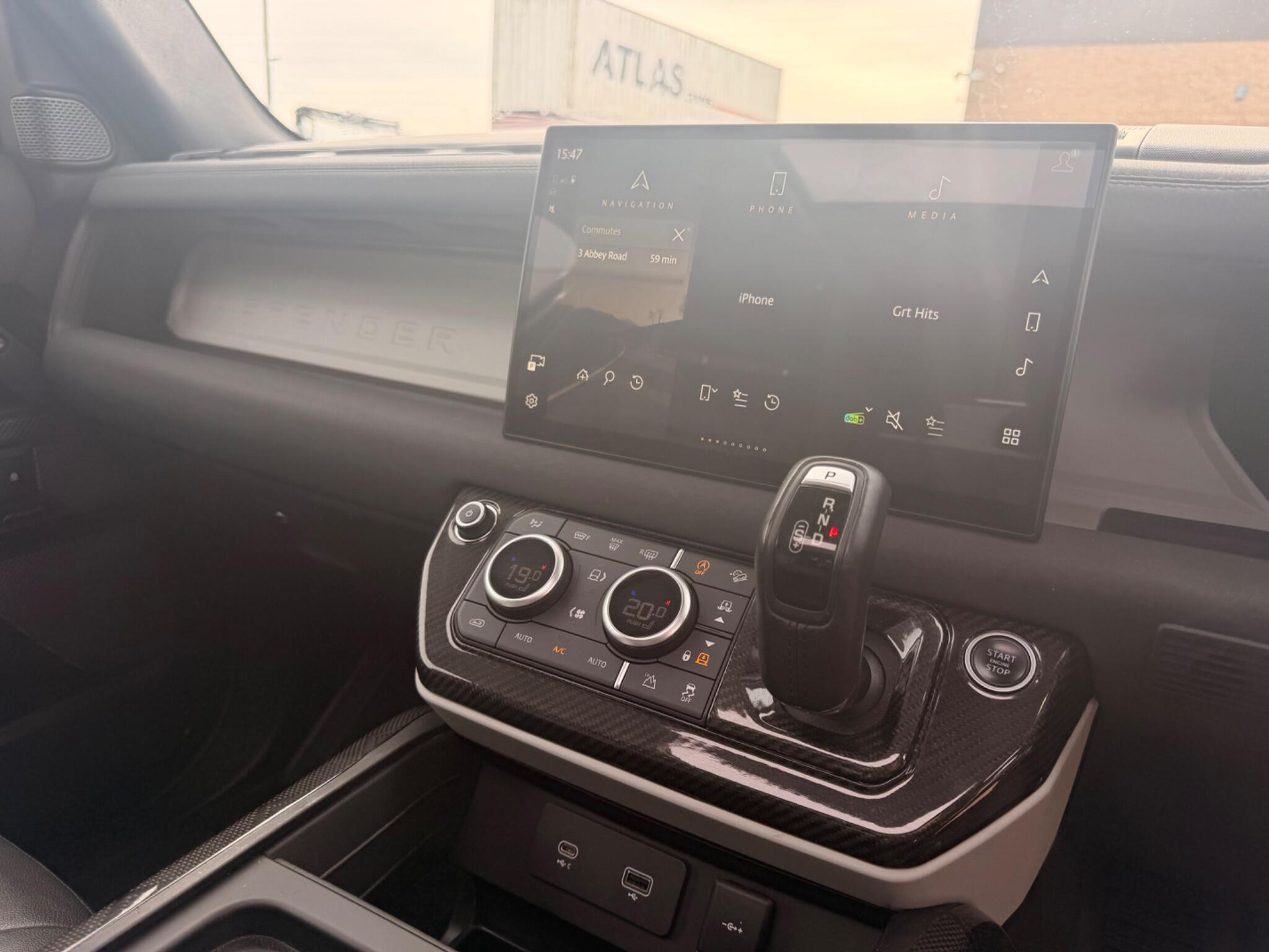 Land Rover Defender view 28